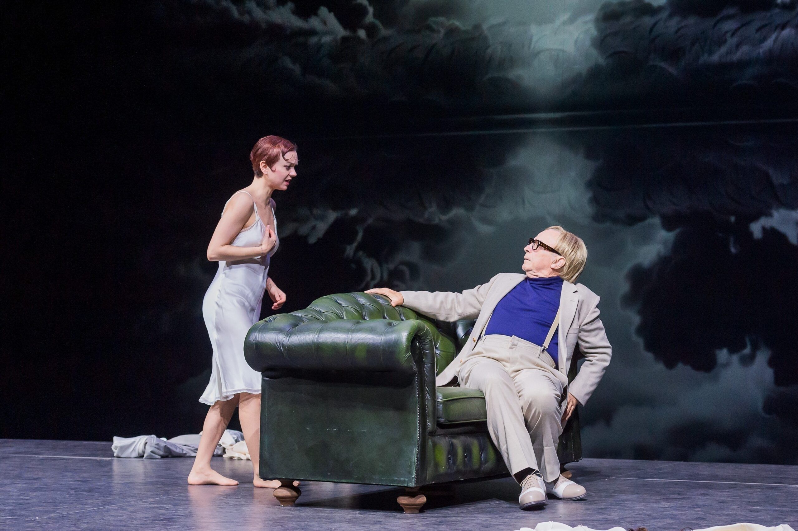 Foto di scena dello spettacolo Non si sa come di Luigi Pirandello, con Franco Branciaroli, regia di Paolo Valerio