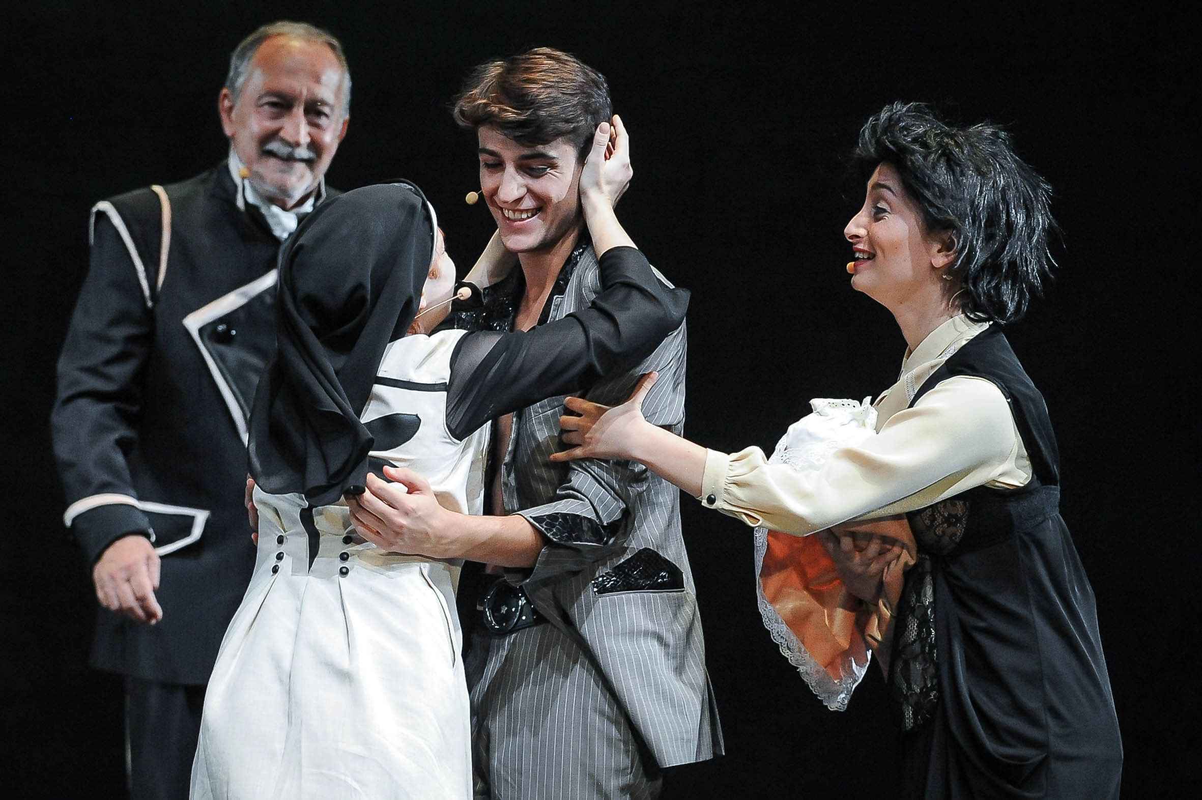 Foto di scena della spettacolo Misura per Misura, regia di Paolo Valerio