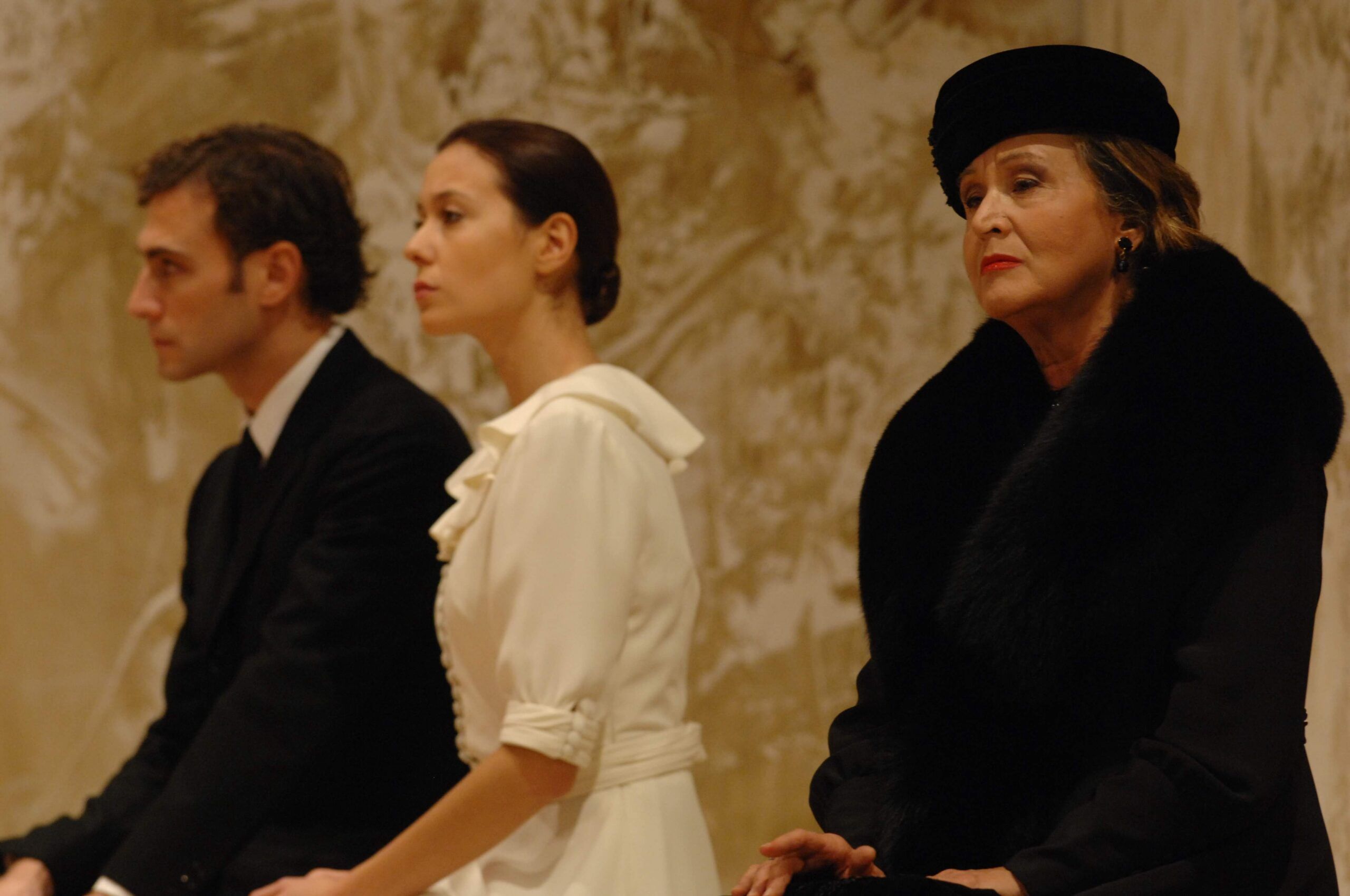 Foto di scena dello spettacolo Enrico IV di Luigi Pirandello, regia di Paolo Valerio