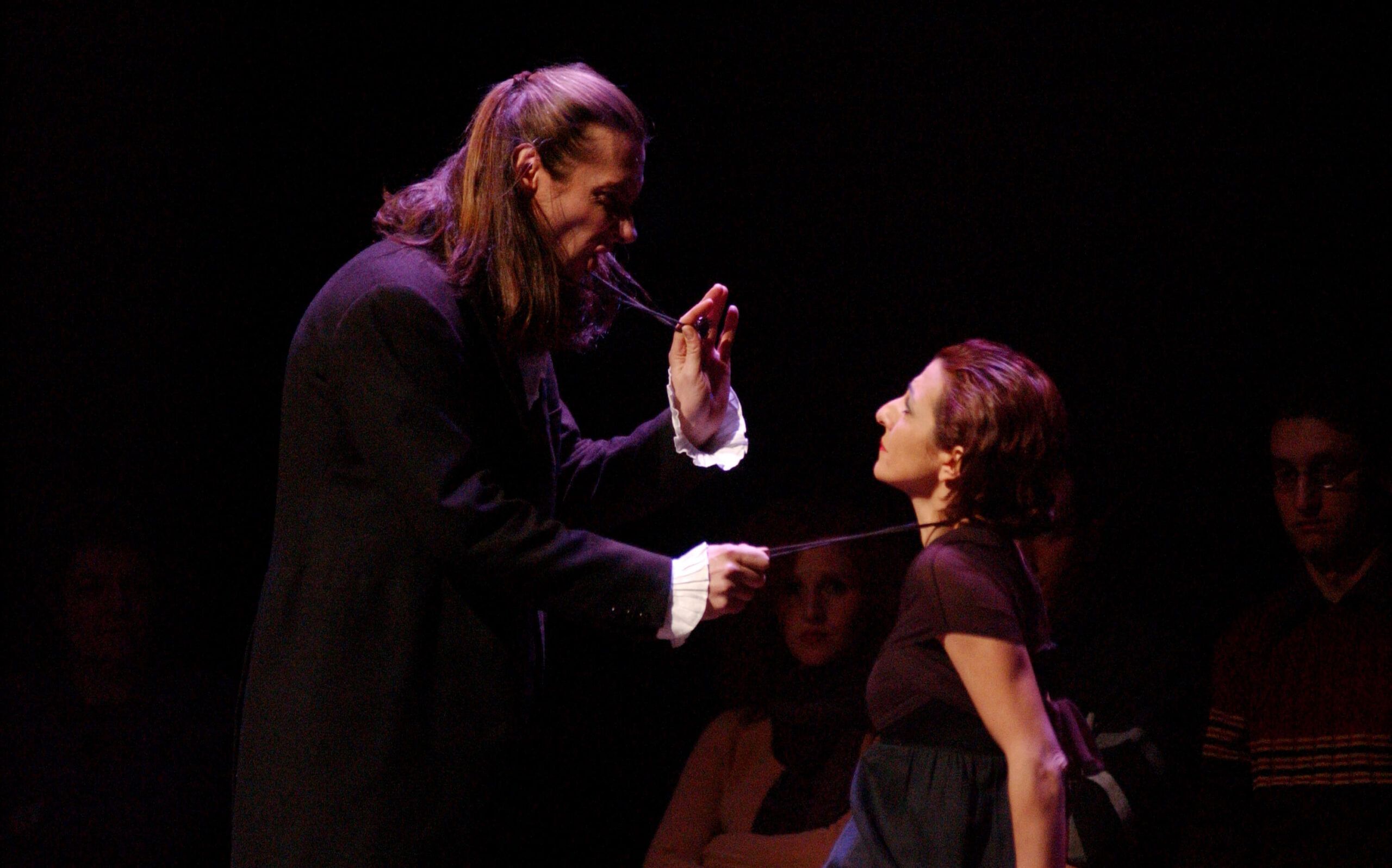 Foto di scena dello spettacolo Amleto da William Shakespeare, regia di Paolo Valerio