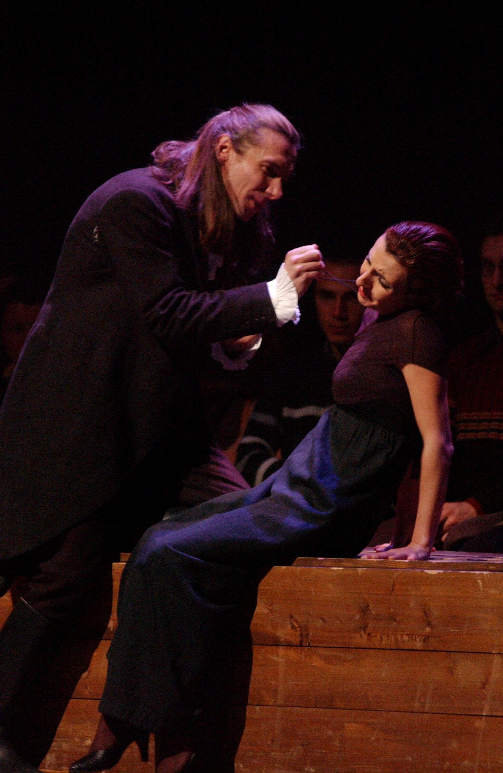 Foto di scena dello spettacolo Amleto da William Shakespeare, regia di Paolo Valerio