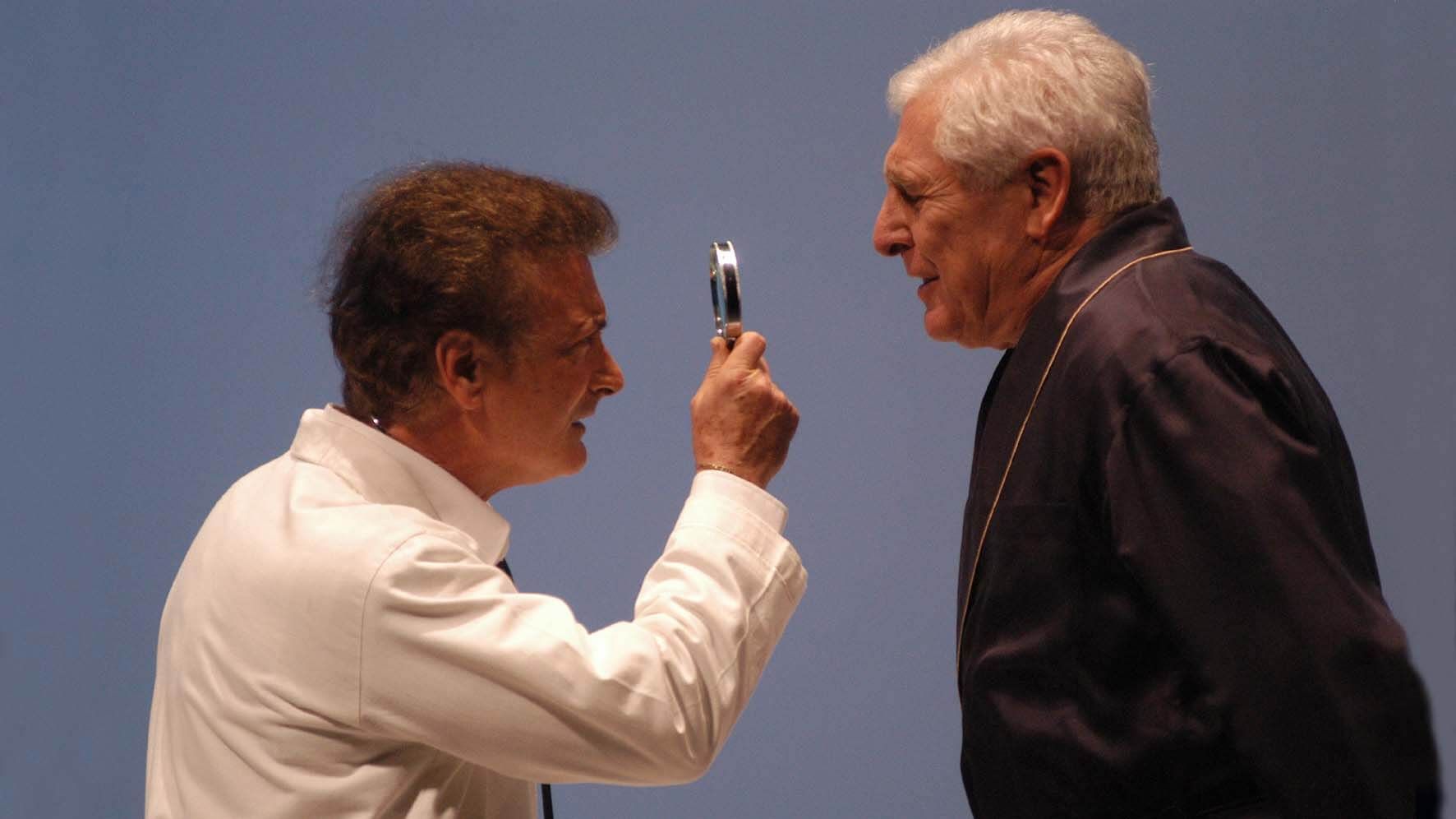 Foto di scena dello spettacolo Sette Piani da Dino Buzzati, regia di Paolo Valerio
