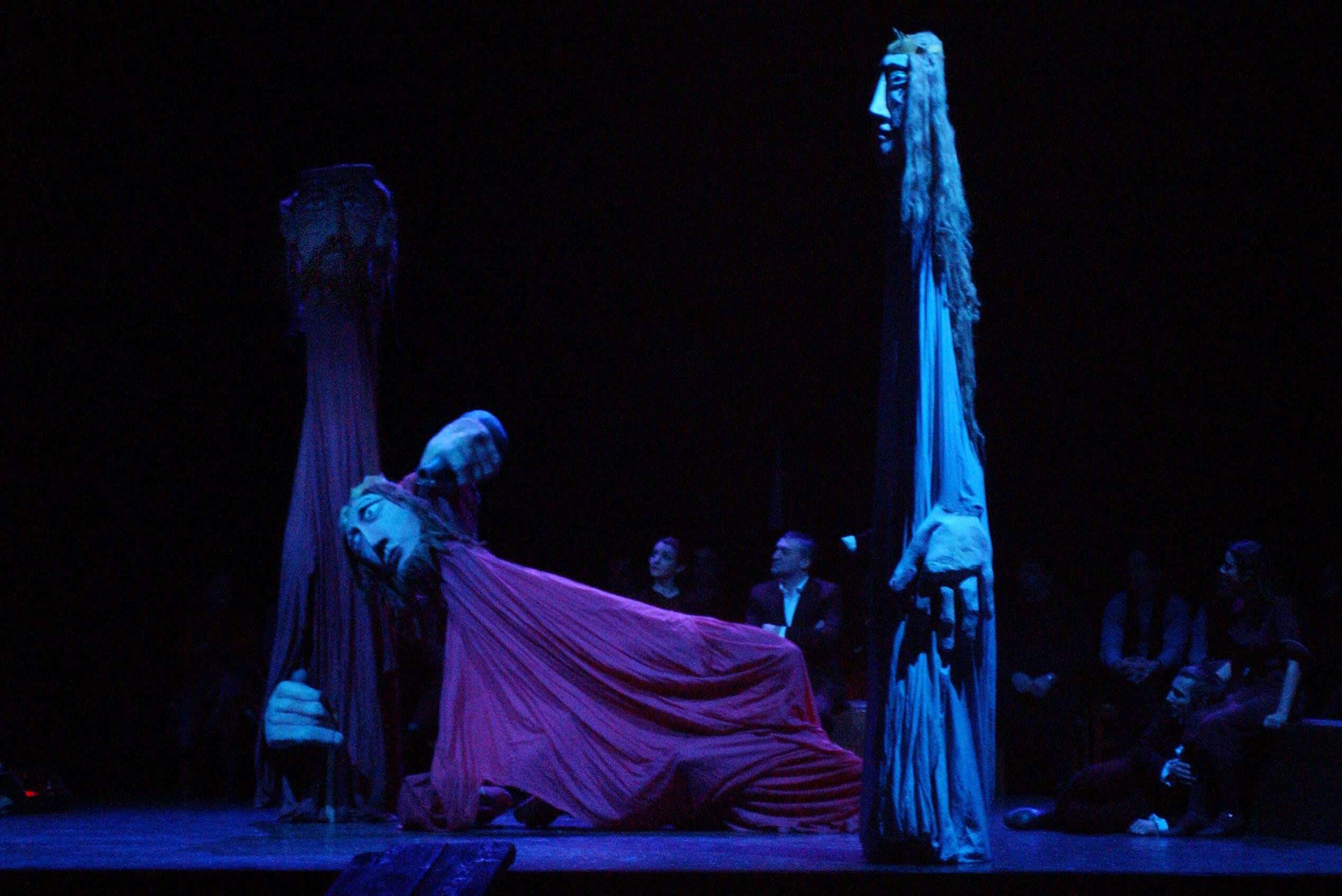 Foto di scena dello spettacolo Amleto da William Shakespeare, regia di Paolo Valerio