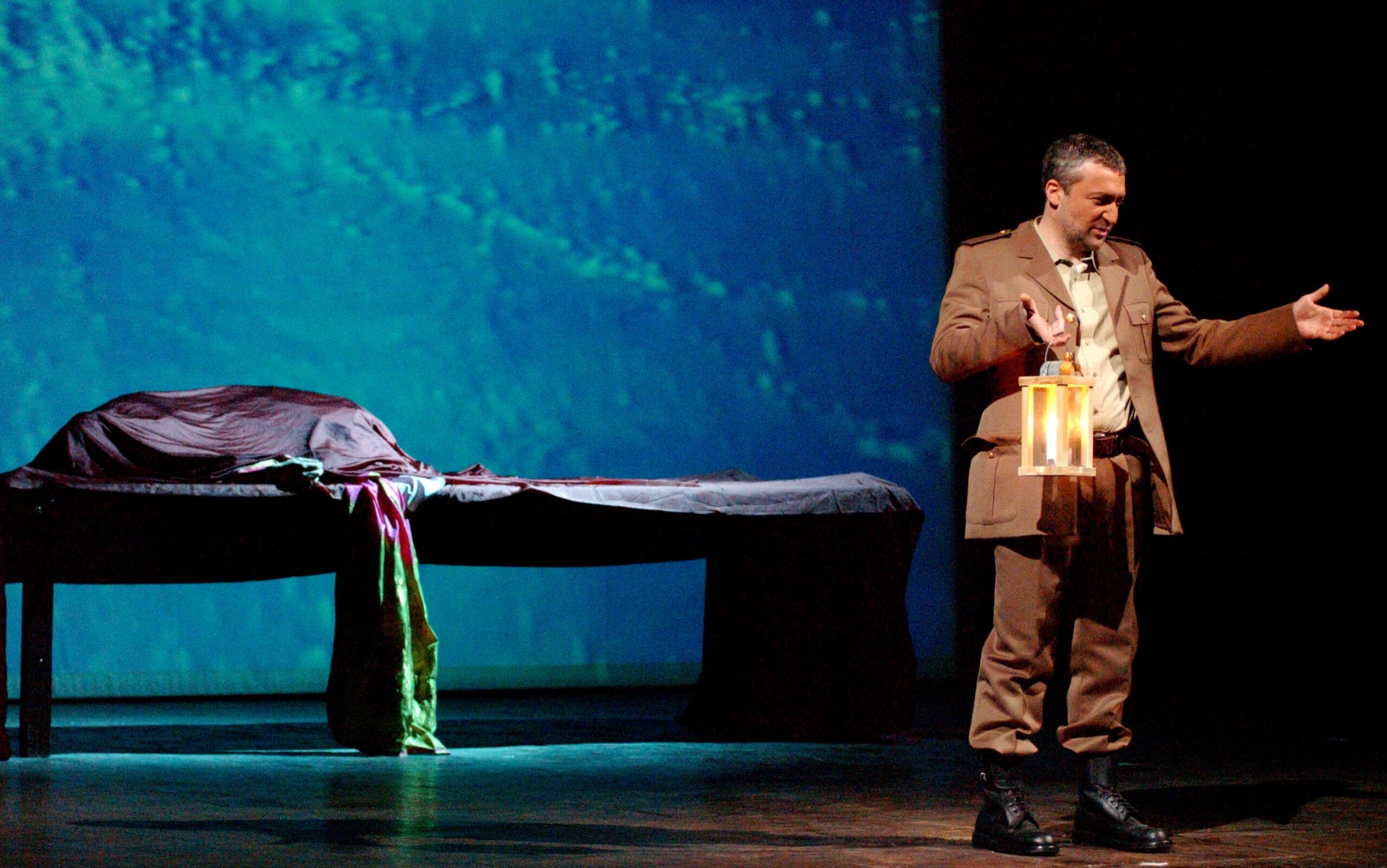 Foto di scena dello spettacolo Otello, da William Shakespeare, regia di Paolo Valerio