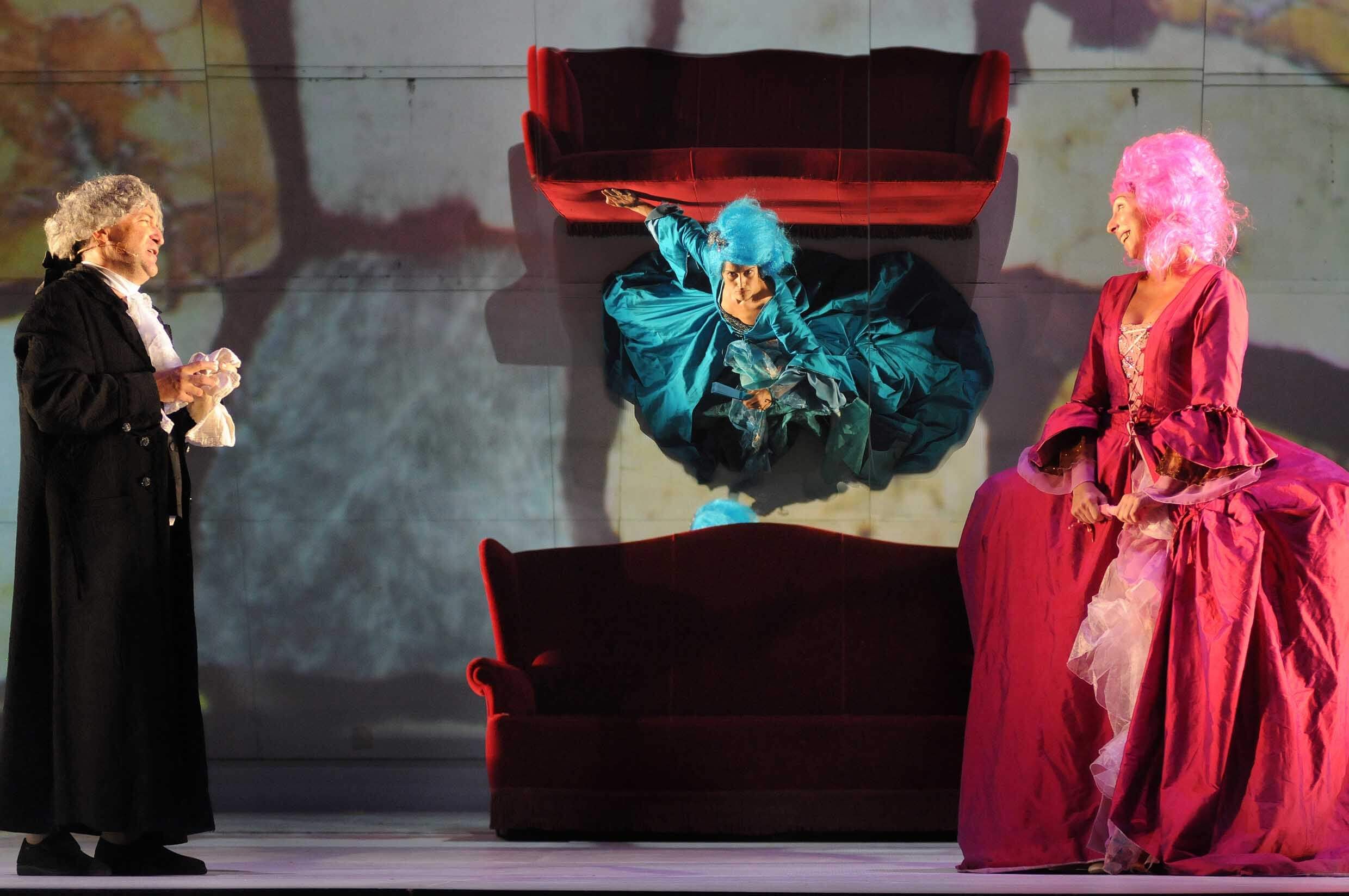Foto di scena dello spettacolo Il bugiardo di Carlo Goldoni, regia di Paolo Valerio