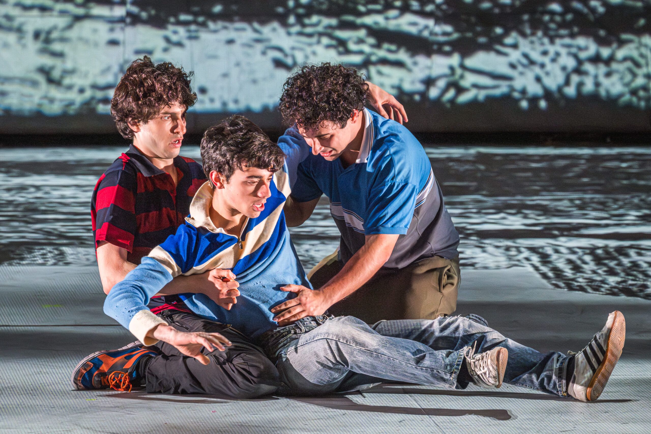 Foto di scena dello spettacolo Romeo e Giulietta di William Shakespeare, regia di Paolo Valerio