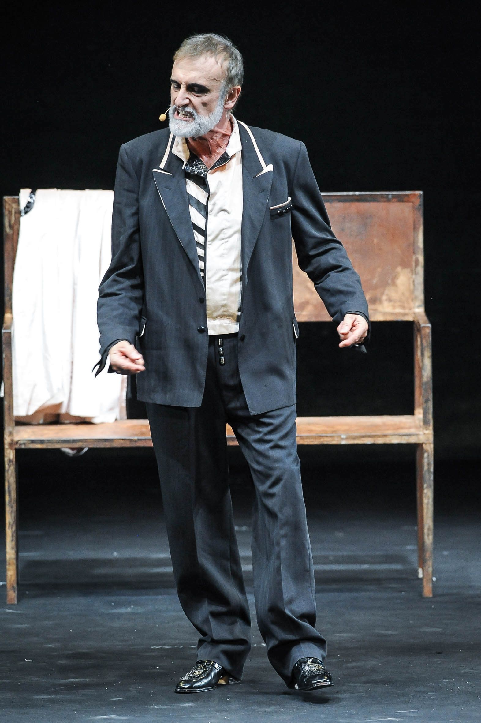 Foto di scena della spettacolo Misura per Misura, regia di Paolo Valerio