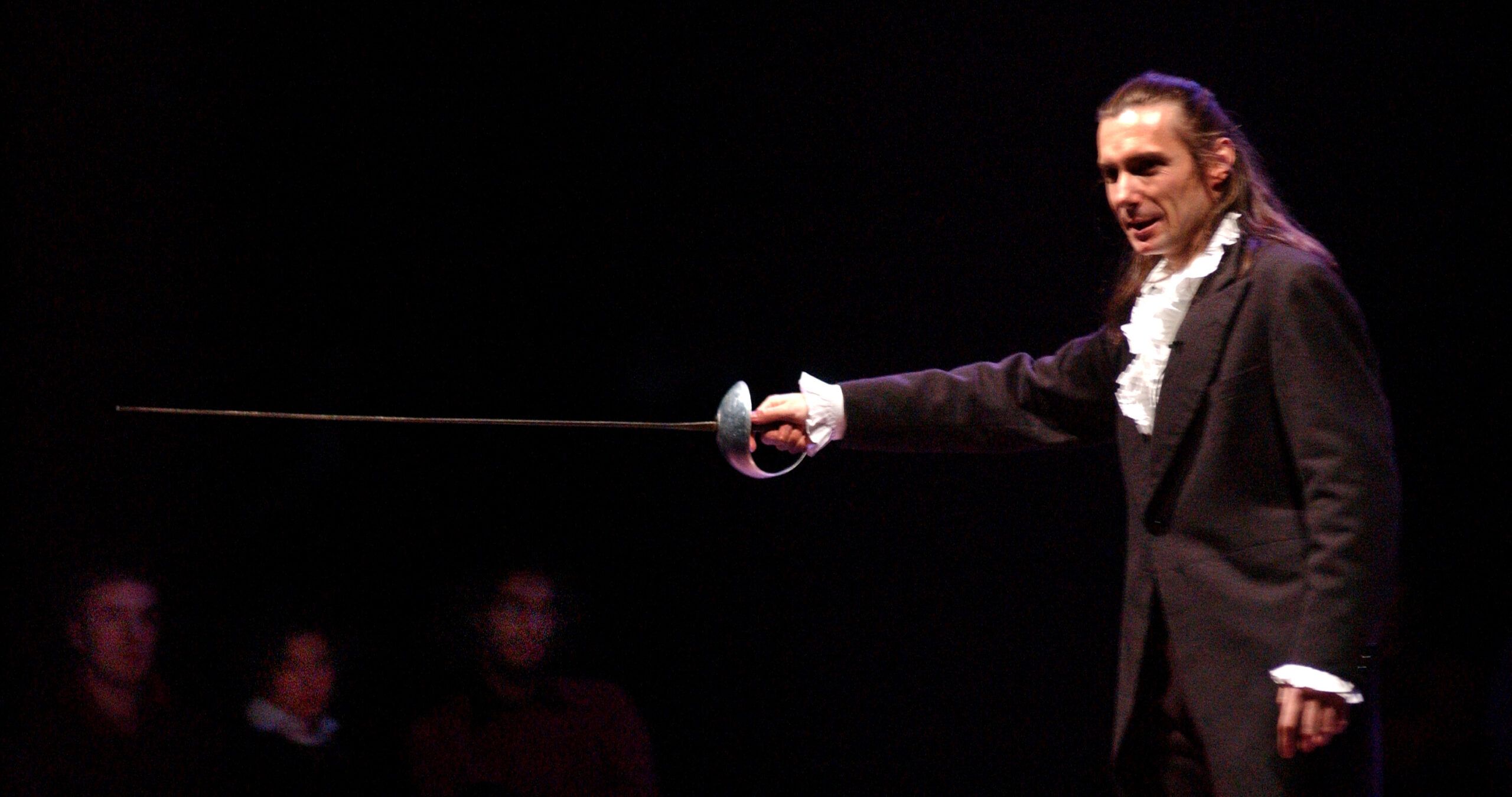 Foto di scena dello spettacolo Amleto da William Shakespeare, regia di Paolo Valerio