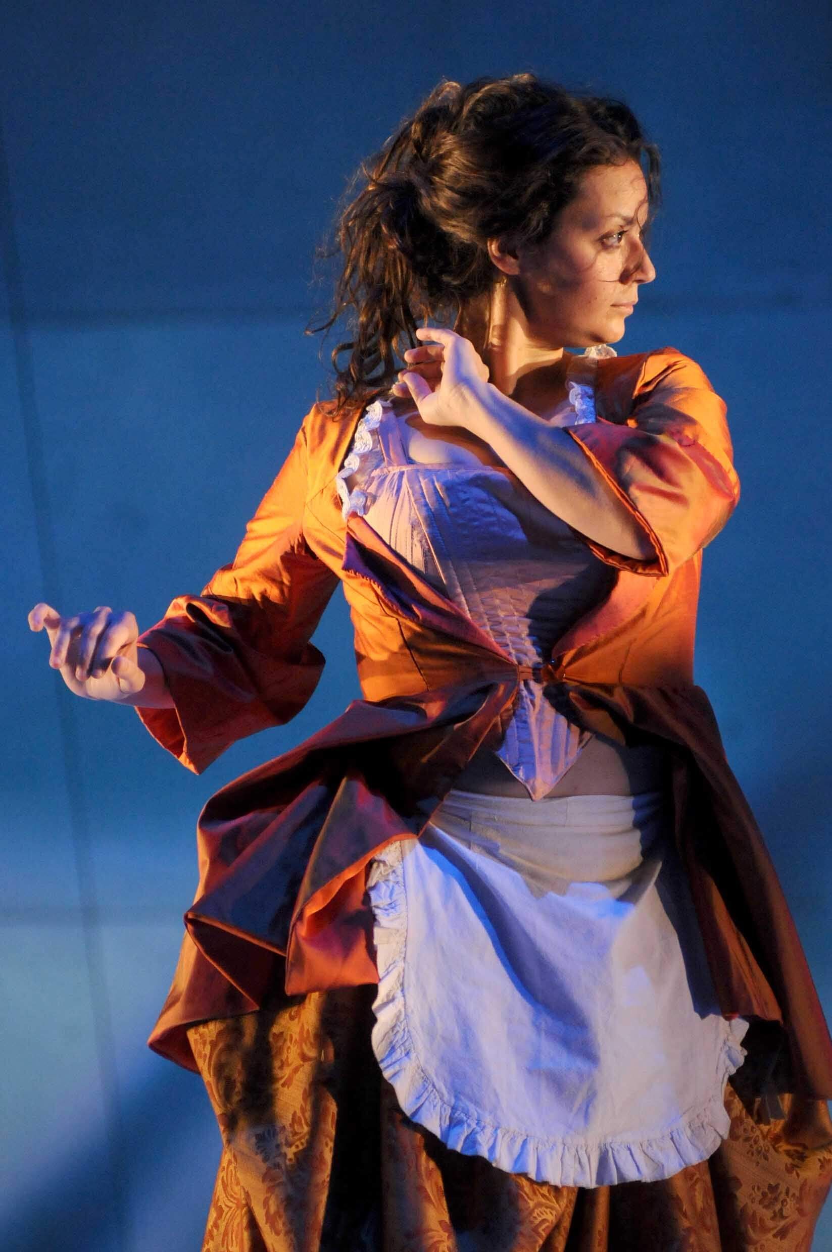 Foto di scena dello spettacolo Il bugiardo di Carlo Goldoni, regia di Paolo Valerio
