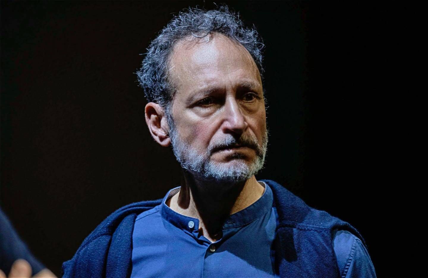 Foto di scena dello spettacolo Gli occhi della guerra, con Biloslavo, Micalessin, Francesco Migliaccio, regia di Paolo Valerio