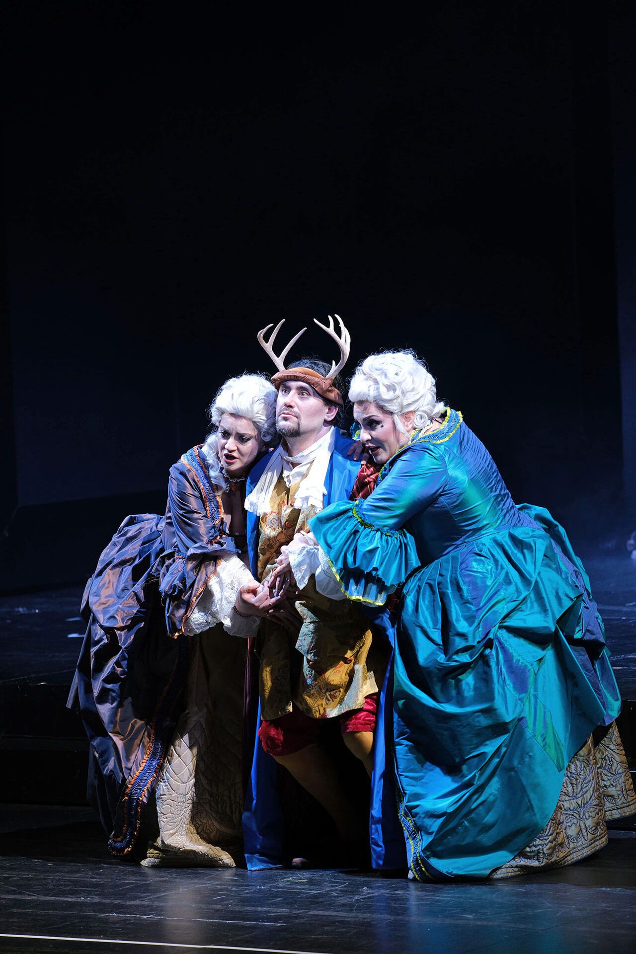 Foto di scena dell'opera Falstaff diretta da Paolo Valerio