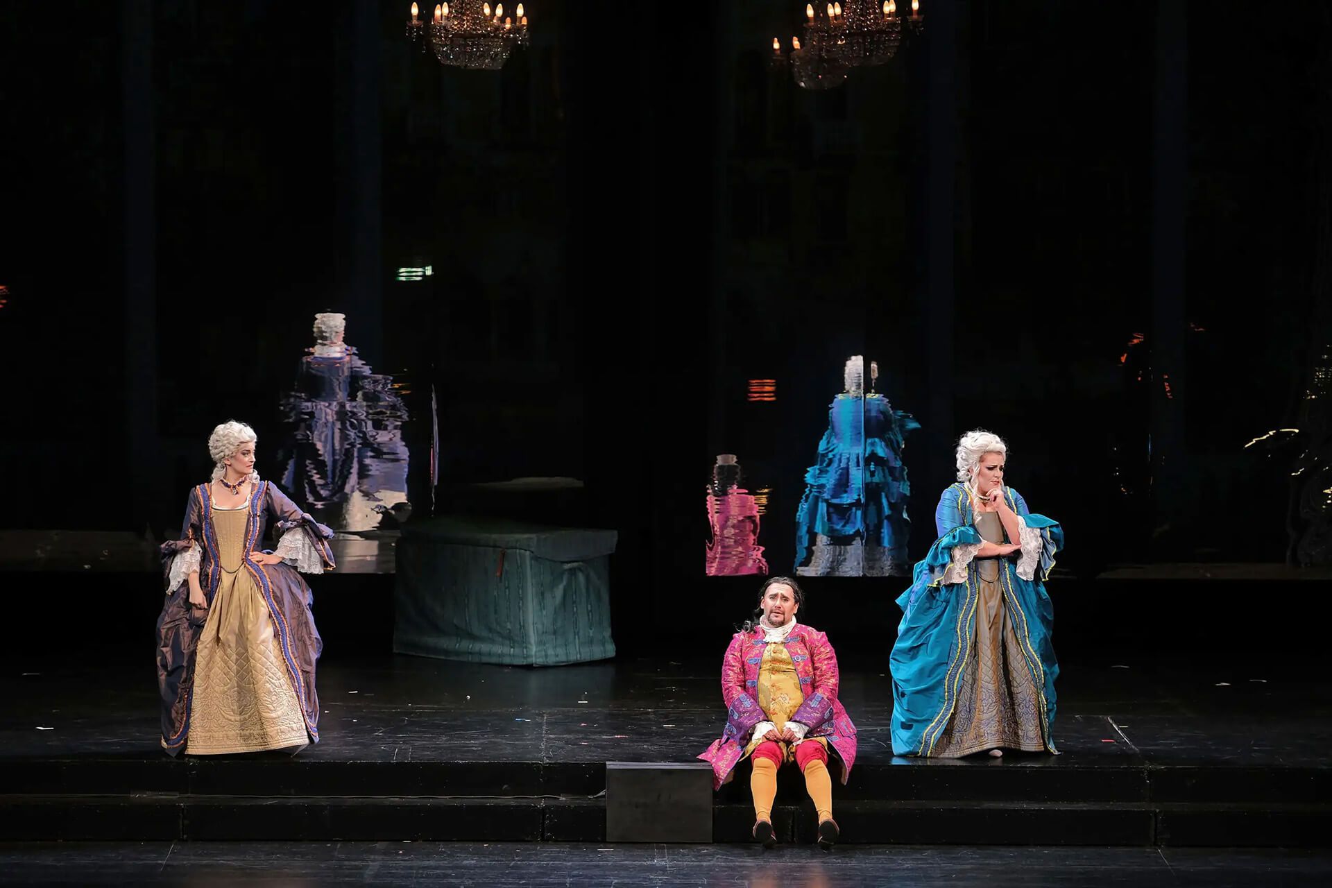 Foto di scena dell'opera Falstaff diretta da Paolo Valerio