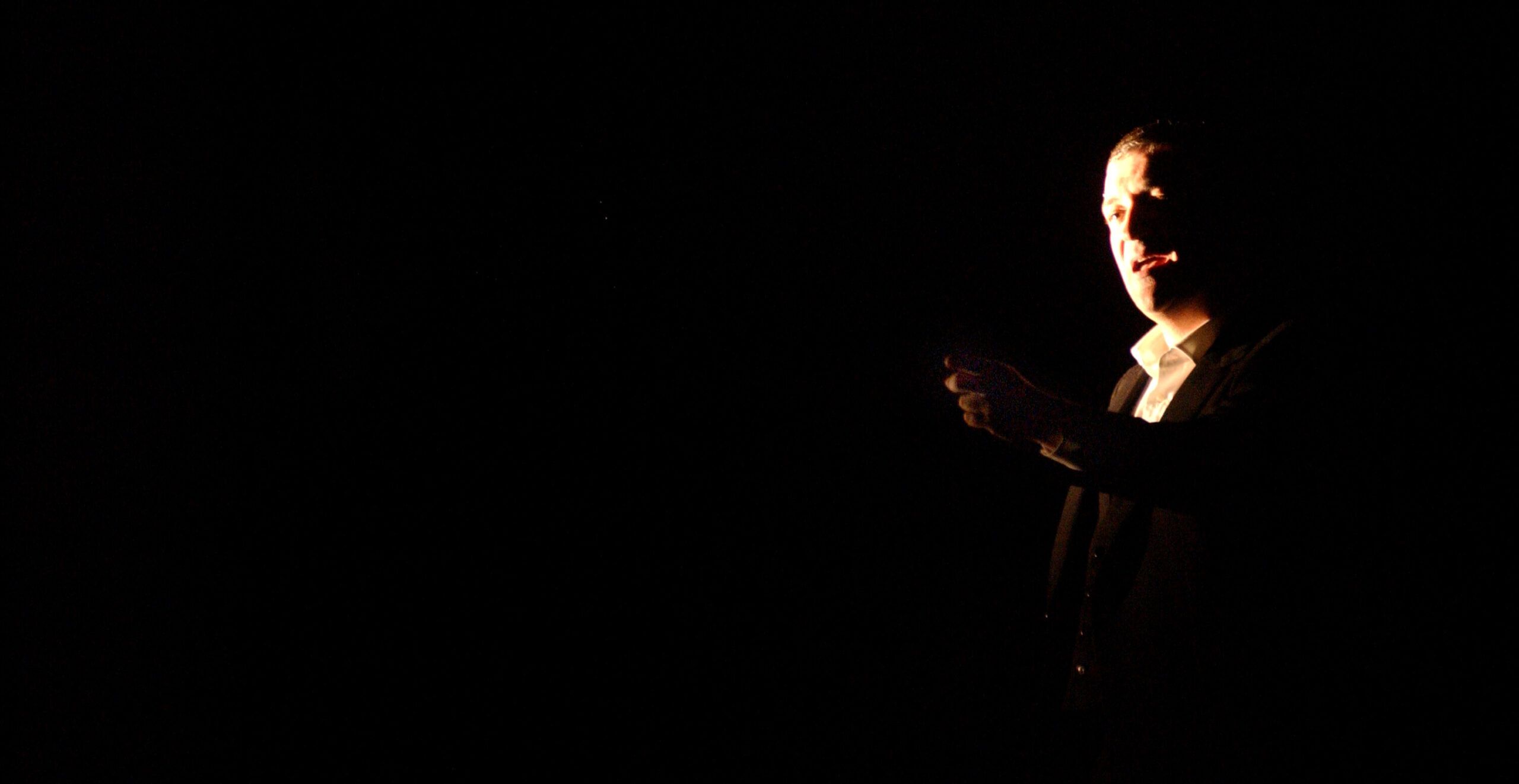 Foto di scena dello spettacolo Amleto da William Shakespeare, regia di Paolo Valerio