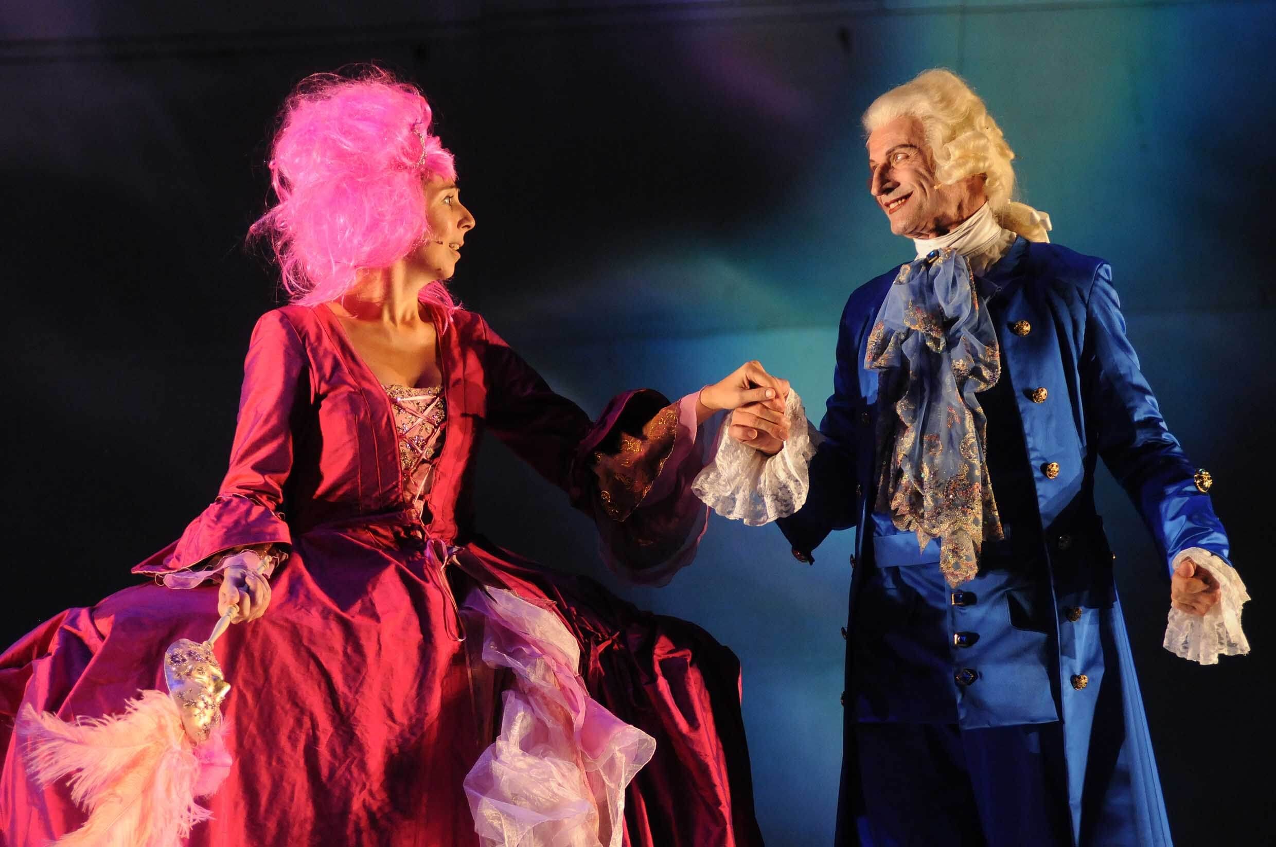 Foto di scena dello spettacolo Il bugiardo di Carlo Goldoni, regia di Paolo Valerio