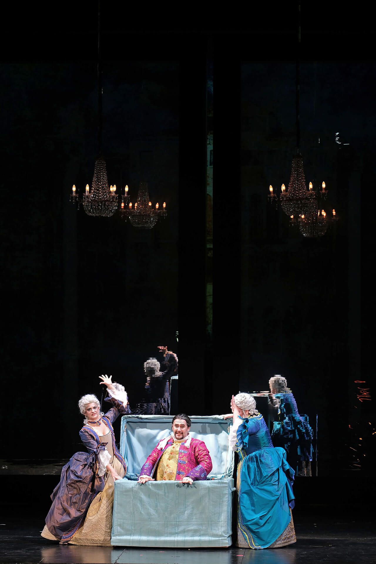 Foto di scena dell'opera Falstaff diretta da Paolo Valerio