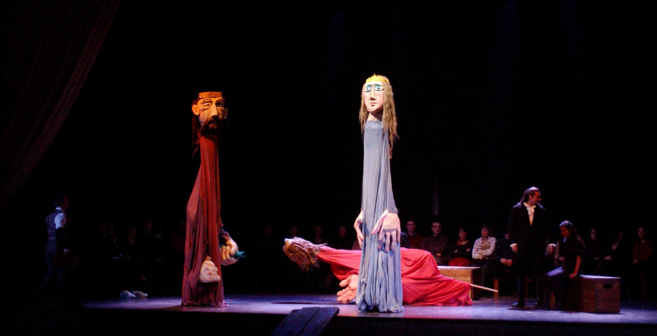 Foto di scena dello spettacolo Amleto da William Shakespeare, regia di Paolo Valerio