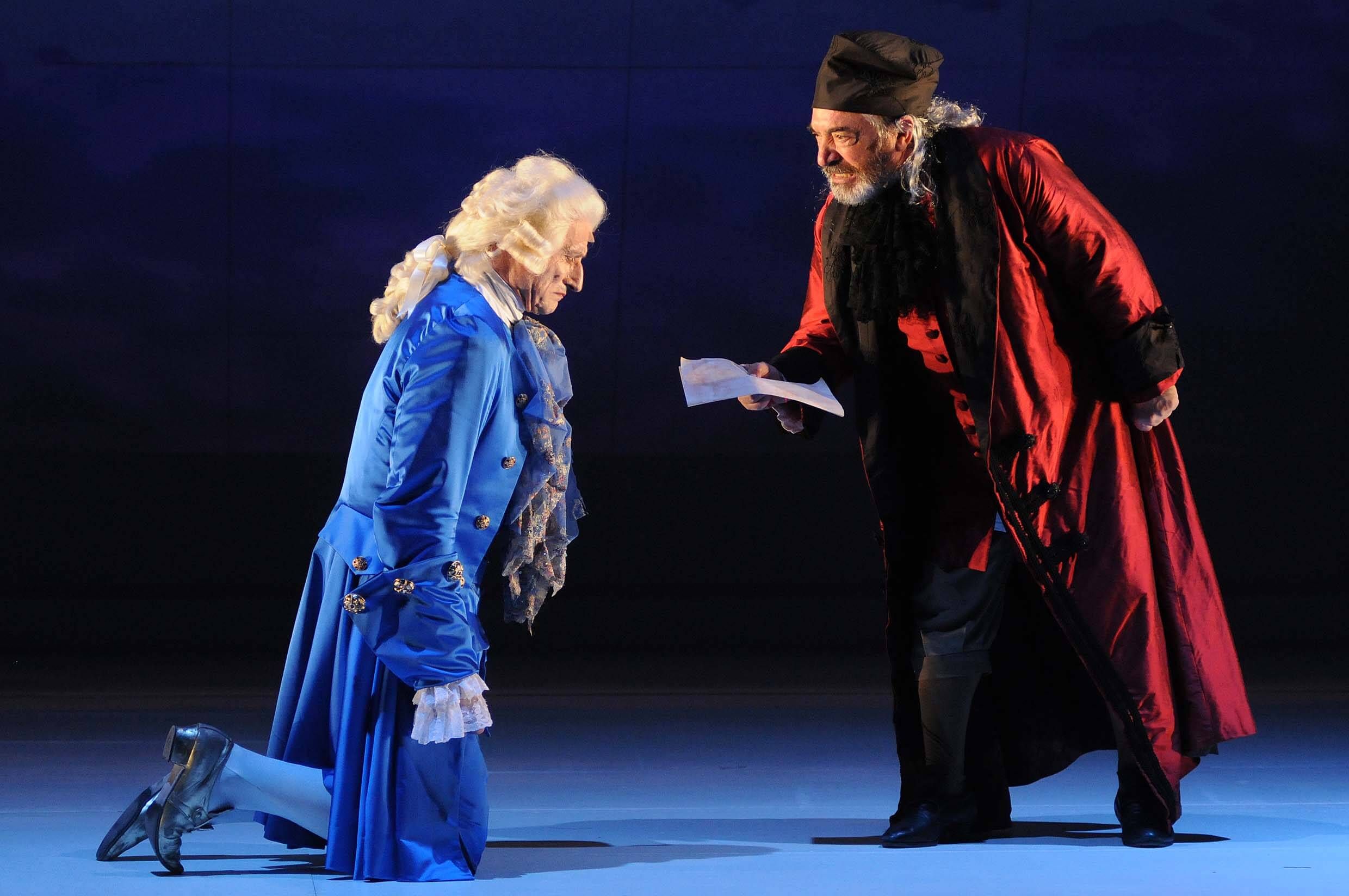 Foto di scena dello spettacolo Il bugiardo di Carlo Goldoni, regia di Paolo Valerio