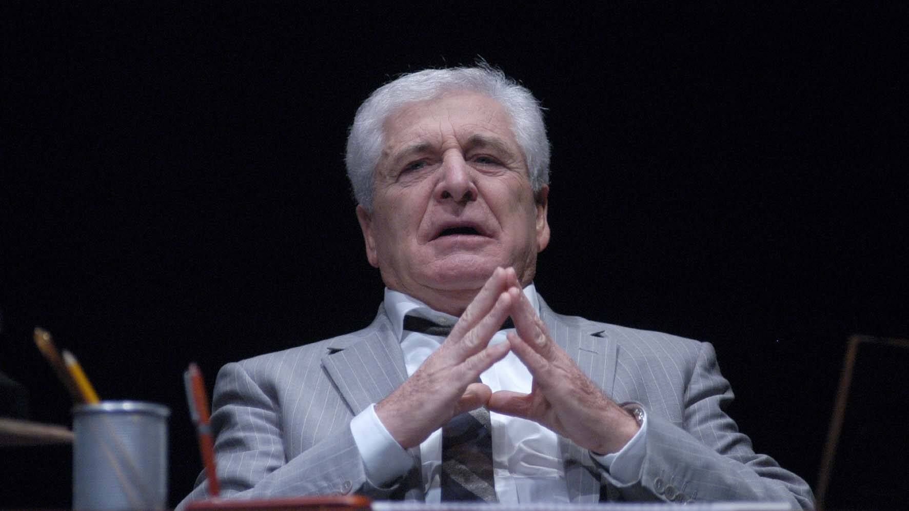 Foto di scena dello spettacolo Sette Piani da Dino Buzzati, regia di Paolo Valerio