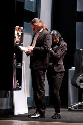 Foto di scena dello spettacolo Piccoli crimini coniugali, con Elena Giusti e Paolo Valerio