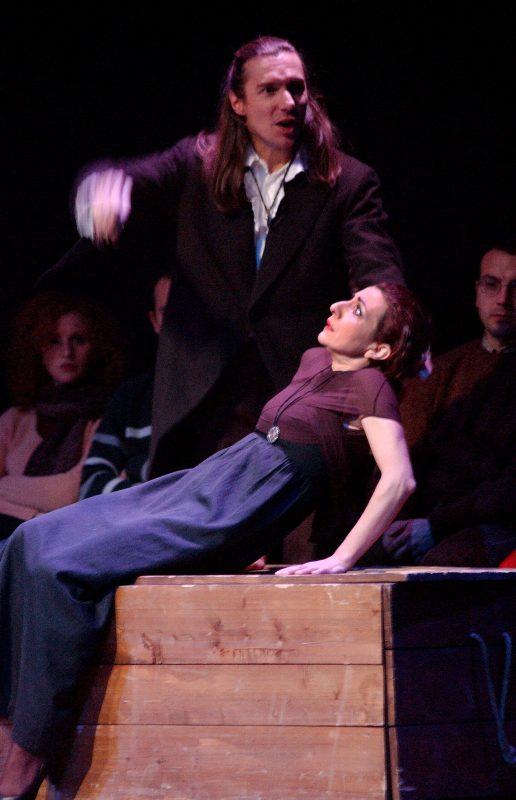 Foto di scena dello spettacolo Amleto da William Shakespeare, regia di Paolo Valerio