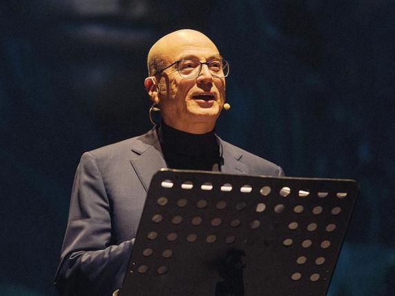 Foto di scena dello spettacolo Viva l'Italia! Regia di Paolo Valerio, con Aldo Cazzullo