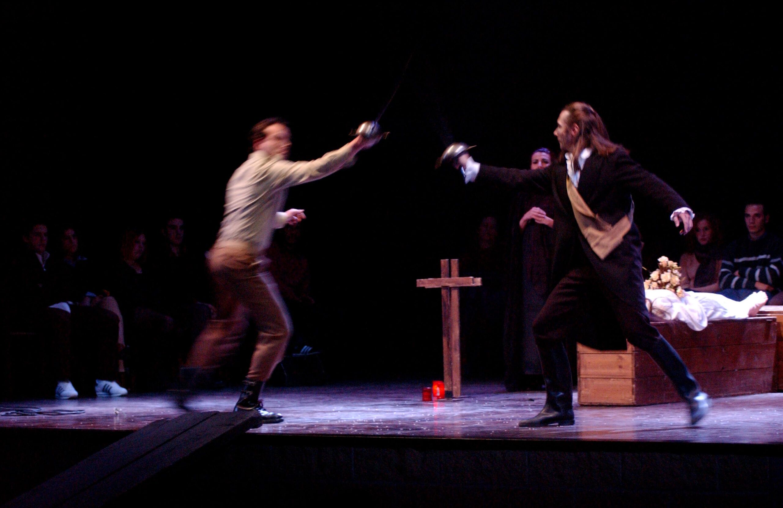 Foto di scena dello spettacolo Amleto da William Shakespeare, regia di Paolo Valerio