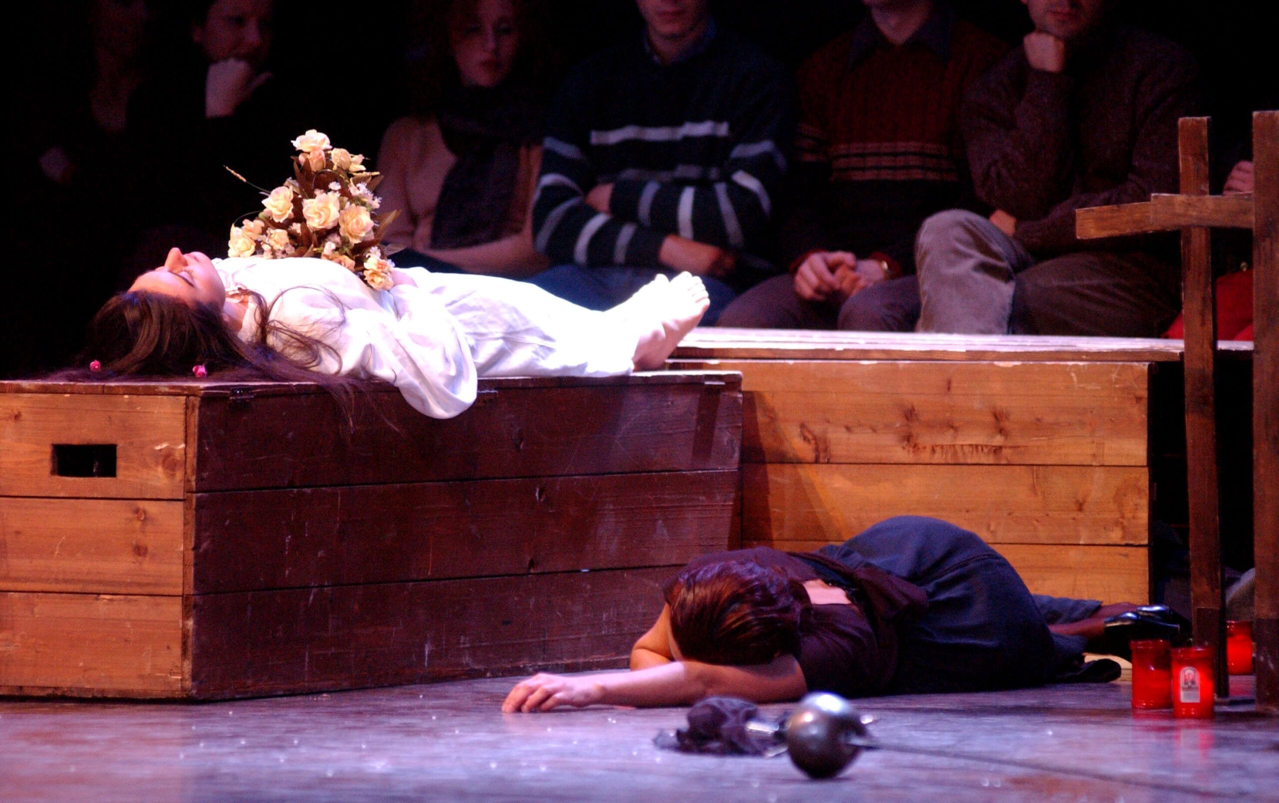 Foto di scena dello spettacolo Amleto da William Shakespeare, regia di Paolo Valerio