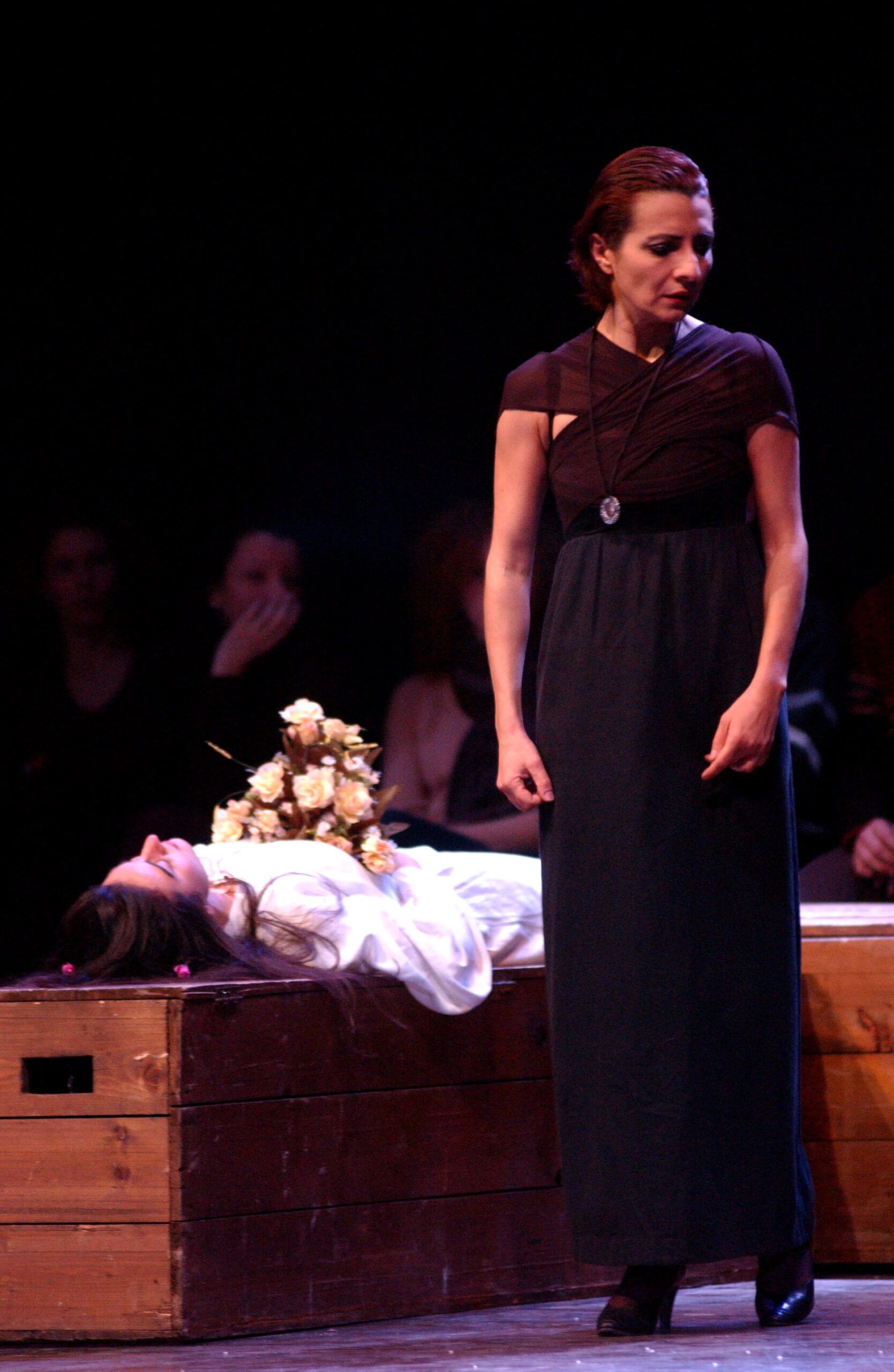 Foto di scena dello spettacolo Amleto da William Shakespeare, regia di Paolo Valerio