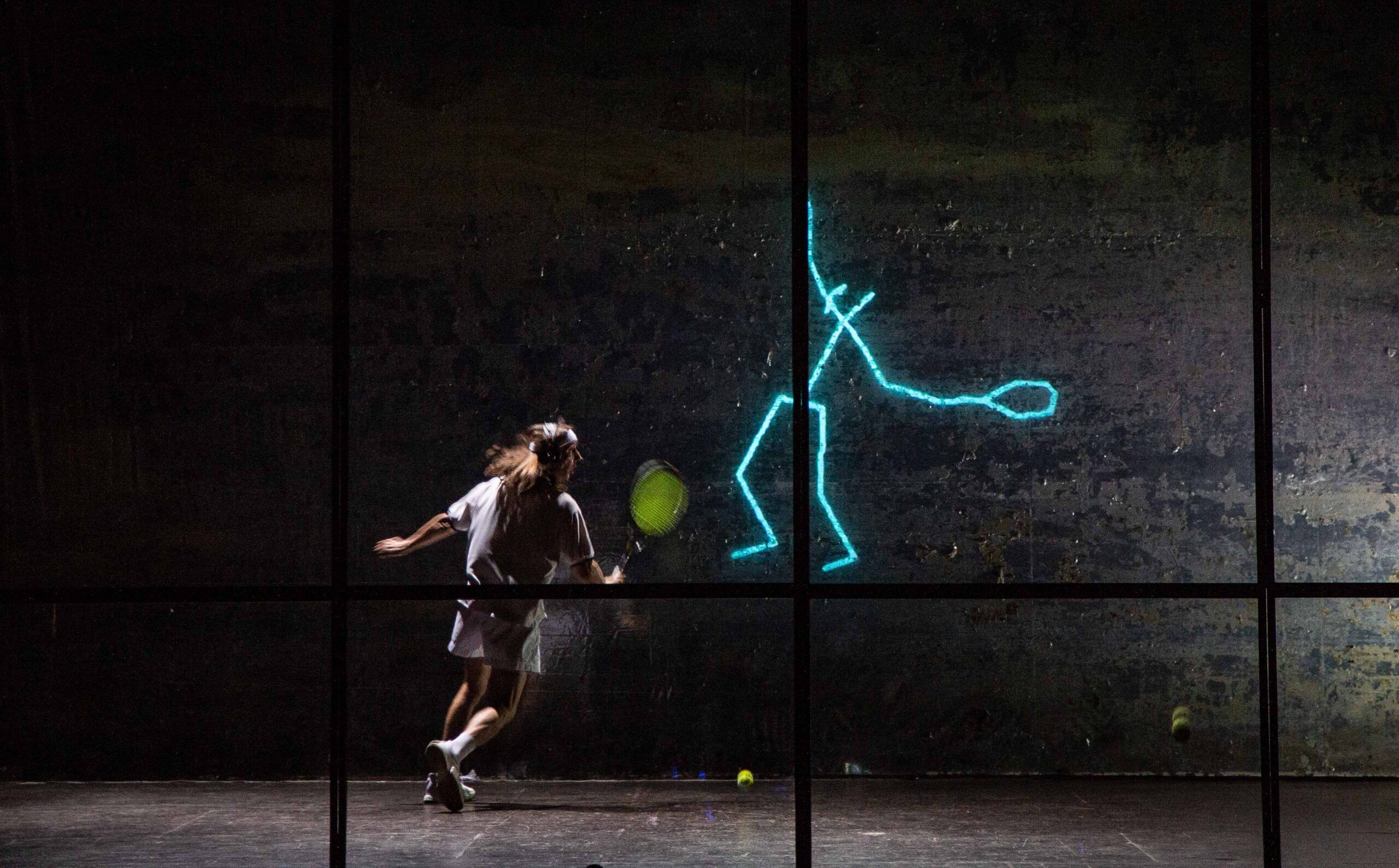 Foto di scena dello spettacolo Il Muro Trasparente, Delirio di un tennista sentimentale, con Paolo Valerio, Regia di Paolo Valerio