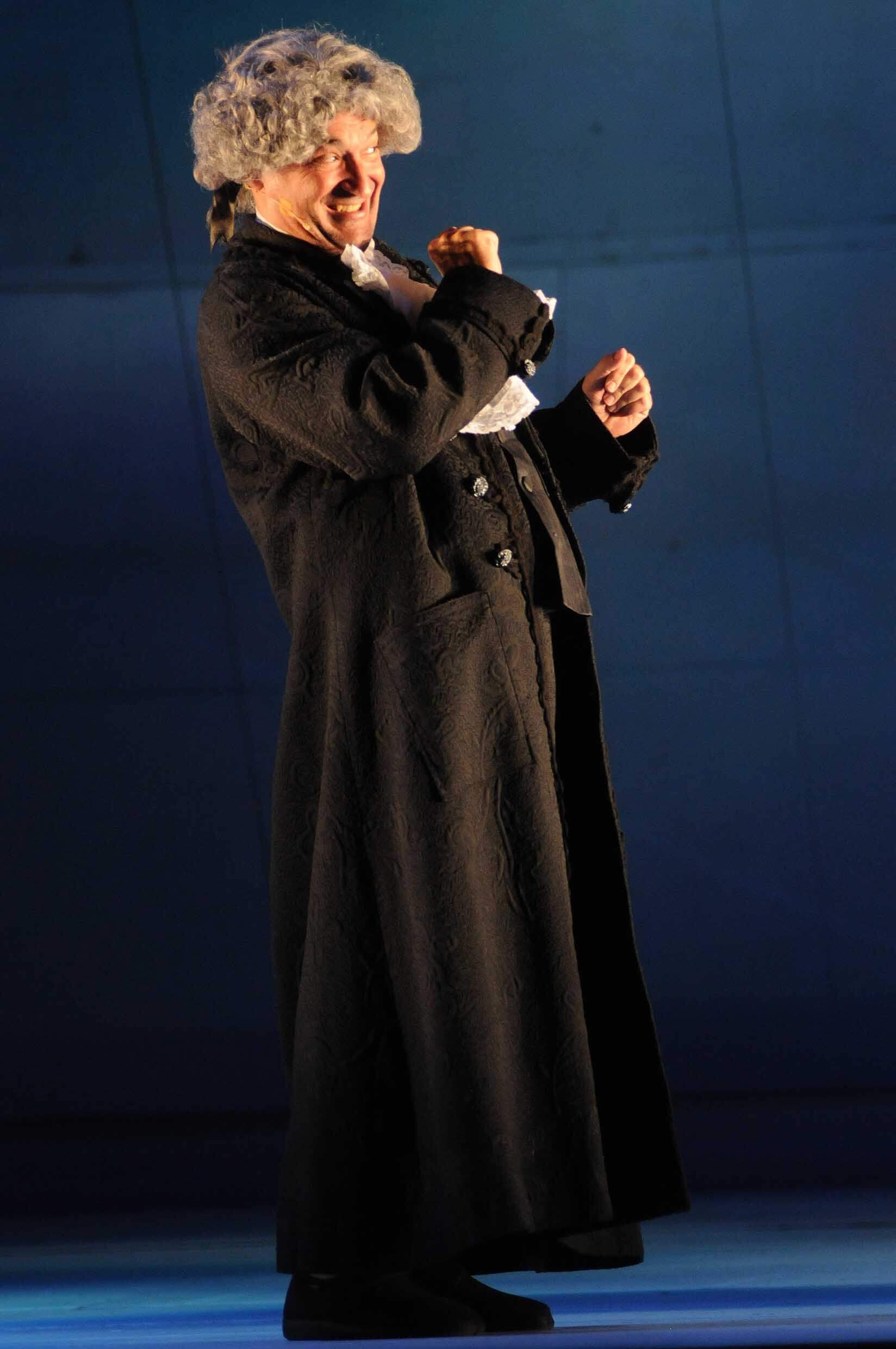 Foto di scena dello spettacolo Il bugiardo di Carlo Goldoni, regia di Paolo Valerio
