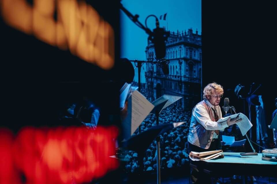 Foto di scena del radiodramma Un Mare di Ombrelli Gianni Gori diretto da Paolo Valerio