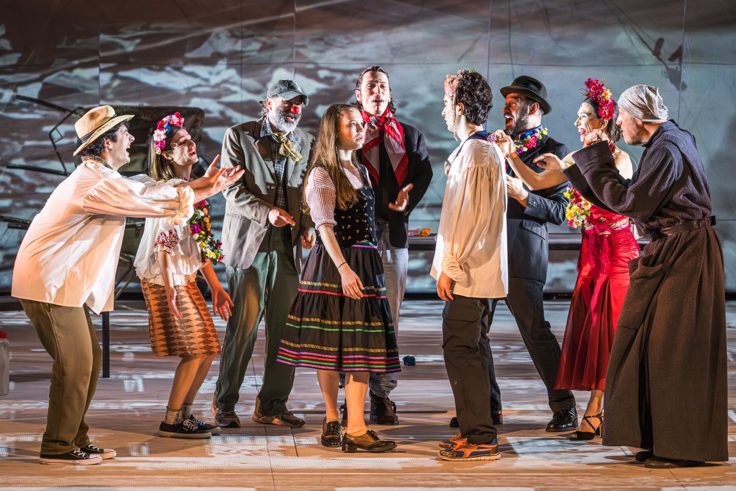 Foto di scena dello spettacolo Romeo e Giulietta di William Shakespeare, regia di Paolo Valerio
