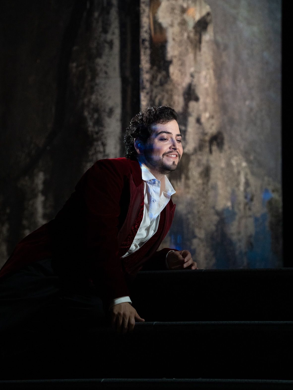 Foto di scena dello spettacolo di opera lirica Roméo et Juliet, regia di Paolo Valerio