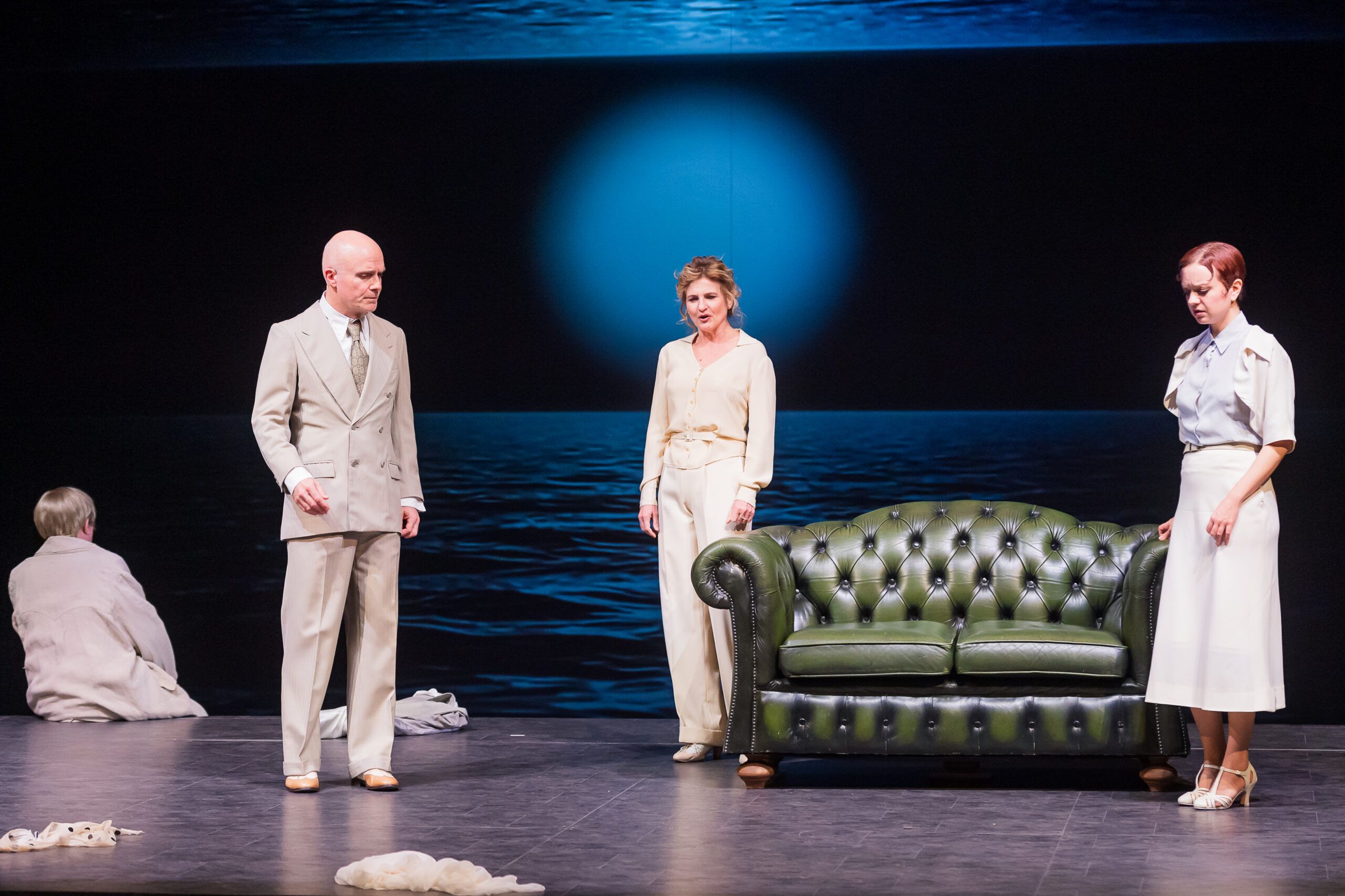 Foto di scena dello spettacolo Non si sa come di Luigi Pirandello, con Franco Branciaroli, regia di Paolo Valerio