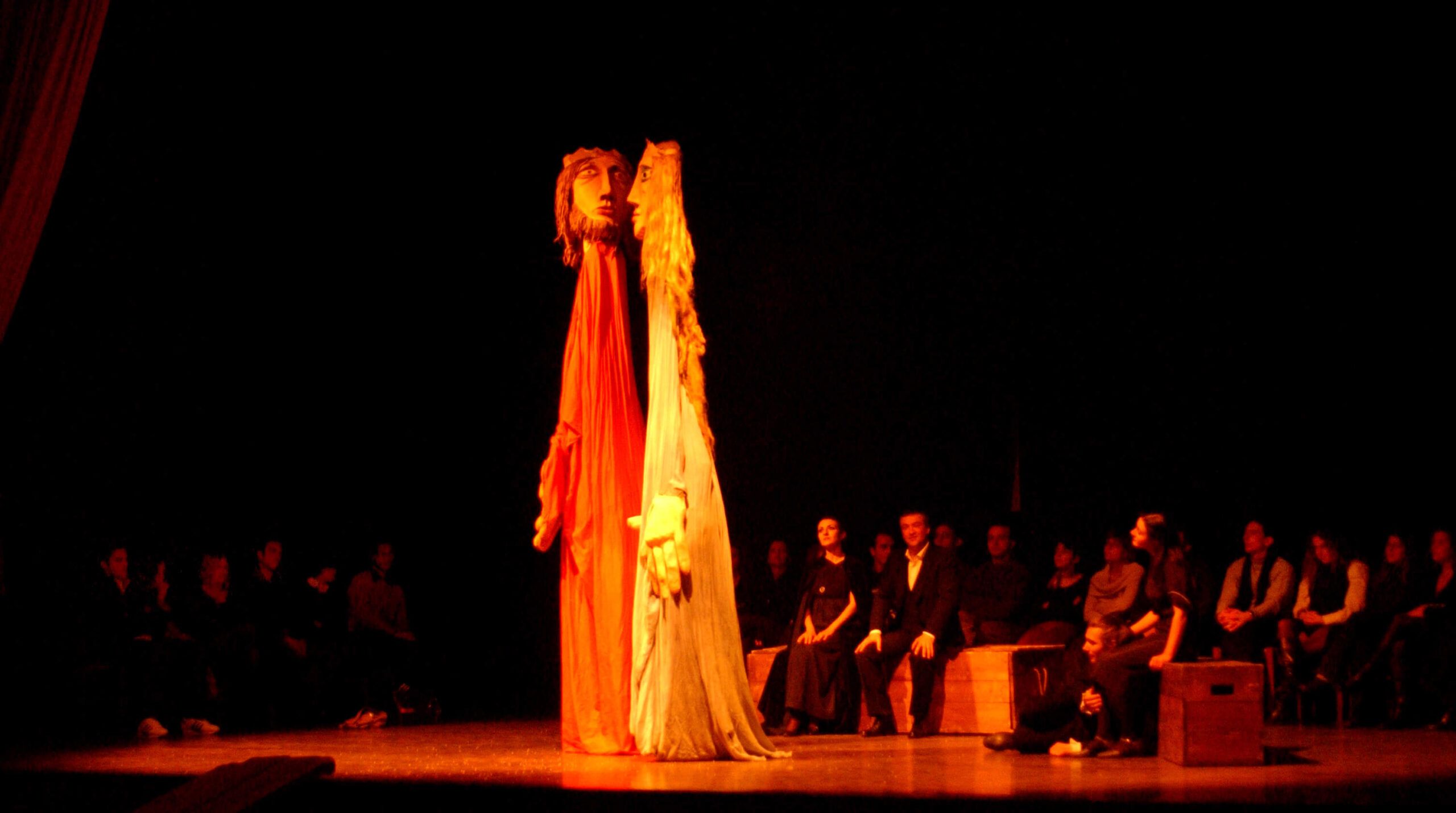 Foto di scena dello spettacolo Amleto da William Shakespeare, regia di Paolo Valerio