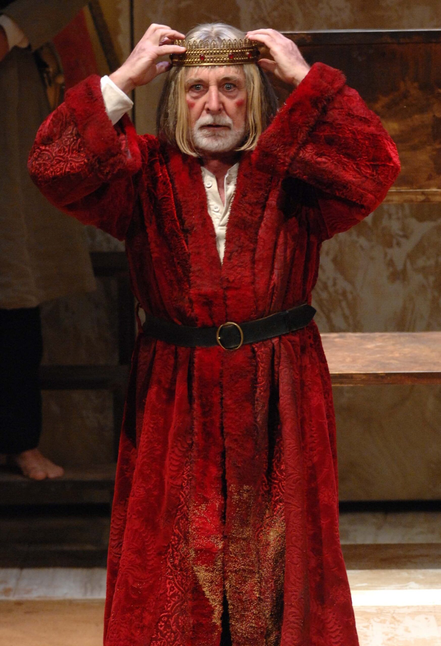 Foto di scena dello spettacolo Enrico IV di Luigi Pirandello, regia di Paolo Valerio