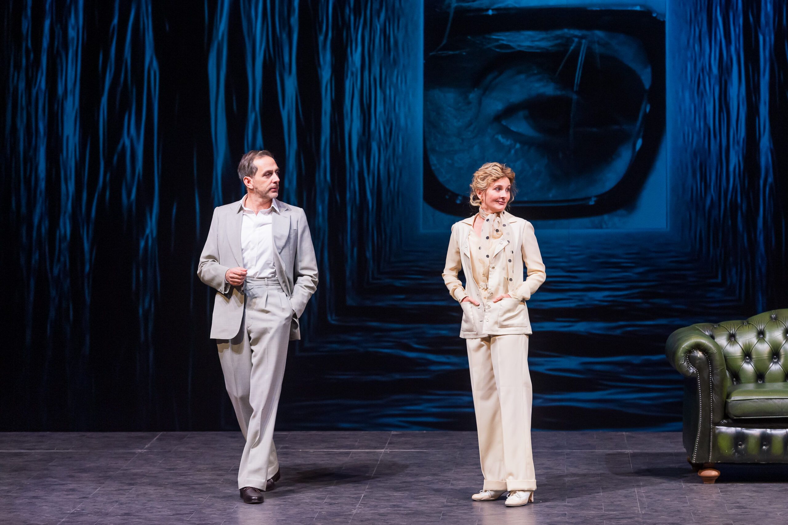 Foto di scena dello spettacolo Non si sa come di Luigi Pirandello, con Franco Branciaroli, regia di Paolo Valerio