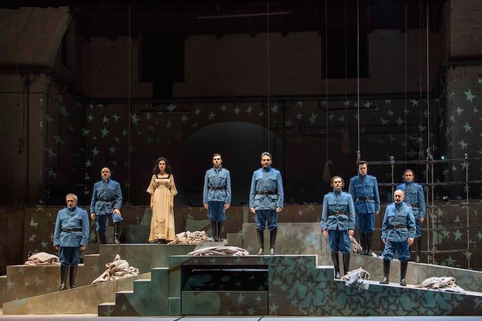 Foto di scena dello spettacolo Il deserto dei Tartari, tratto dalla graphic novel di Dino Buzzati, regia di Paolo Valerio