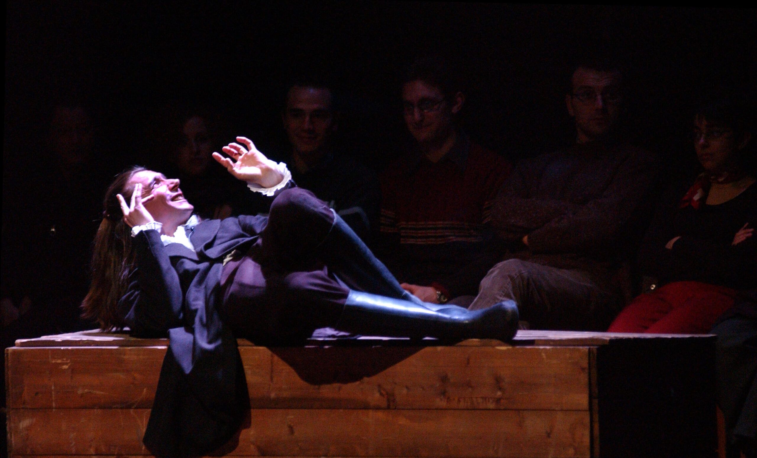 Foto di scena dello spettacolo Amleto da William Shakespeare, regia di Paolo Valerio