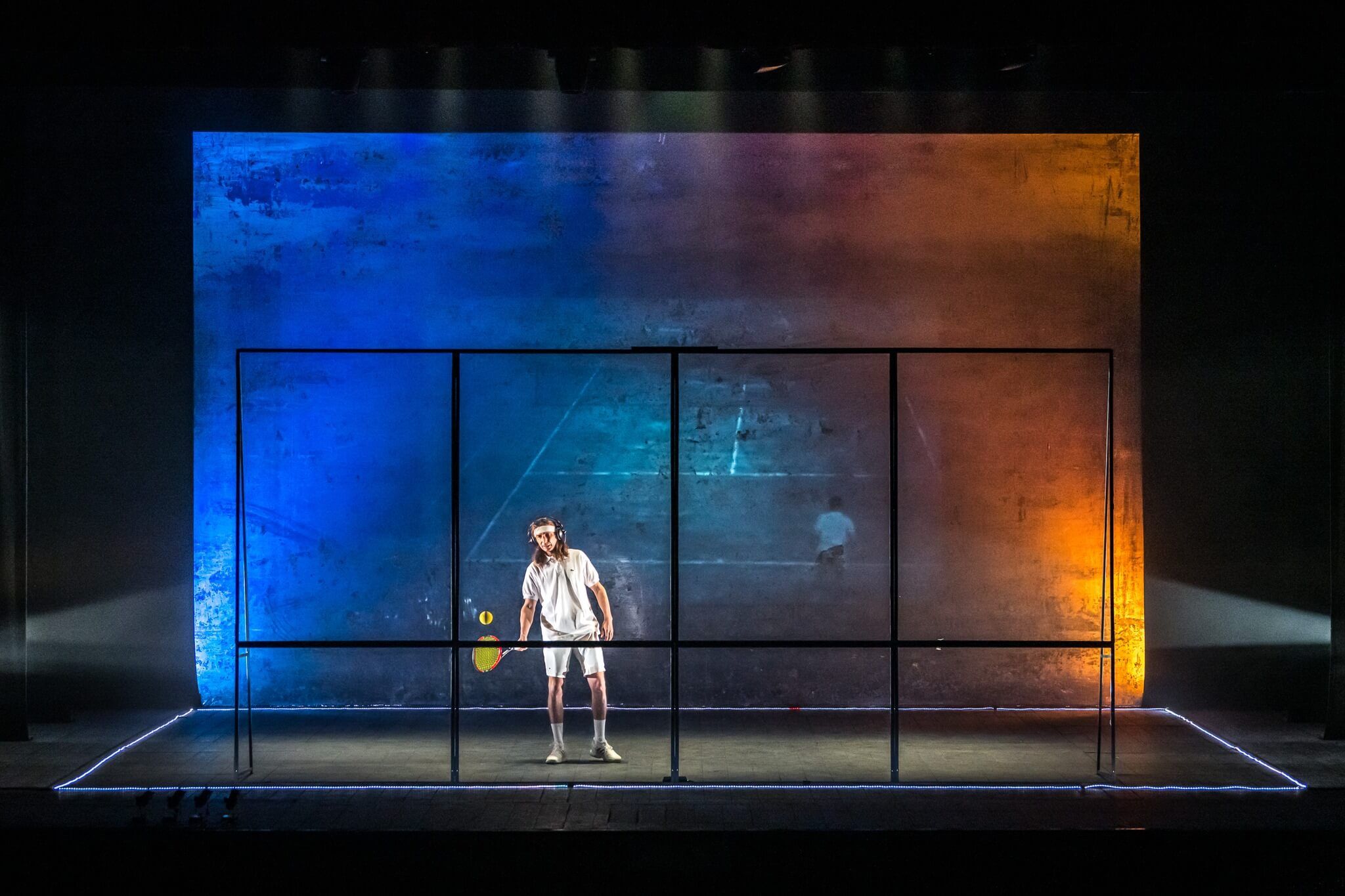 Foto di scena dello spettacolo Il Muro Trasparente, Delirio di un tennista sentimentale, con Paolo Valerio, Regia di Paolo Valerio
