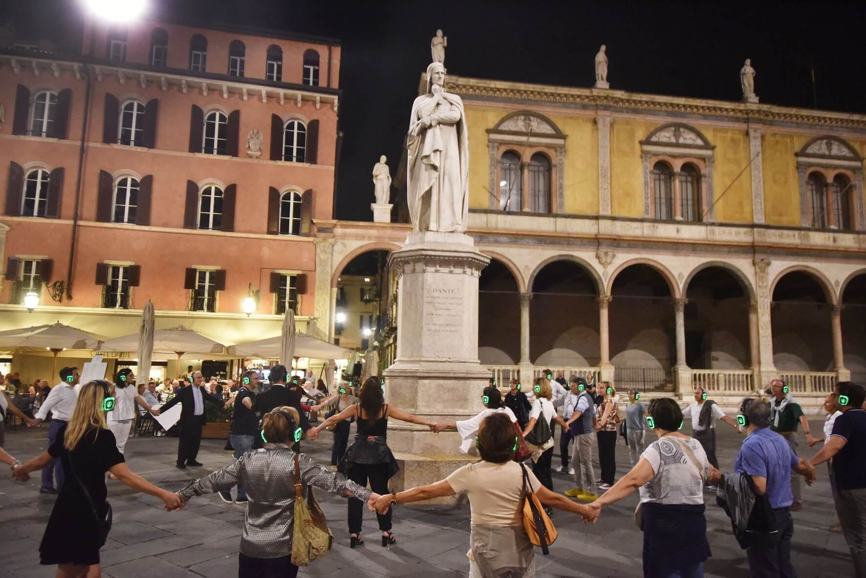 Foto dello spettacolo itinerante Silent Dante, regia di Paolo Valerio