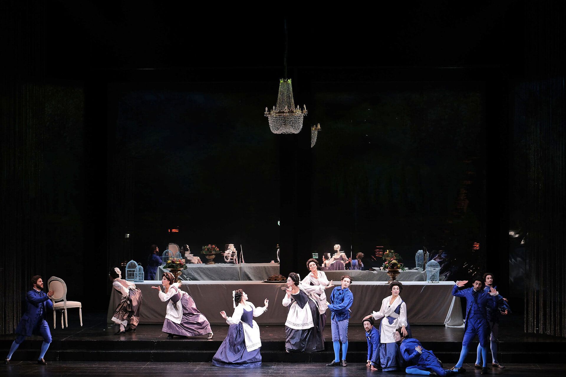 Foto di scena dell'opera Falstaff diretta da Paolo Valerio