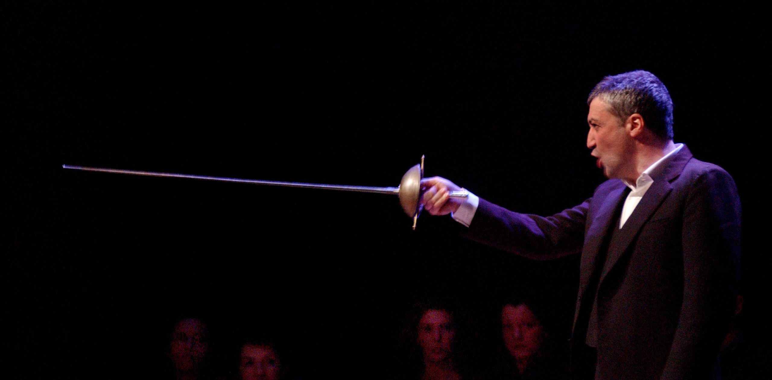 Foto di scena dello spettacolo Amleto da William Shakespeare, regia di Paolo Valerio