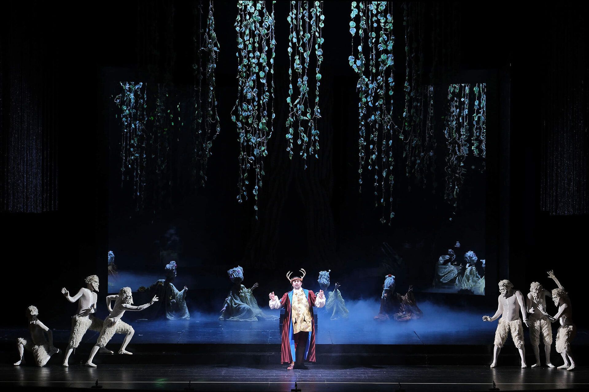 Foto di scena dell'opera Falstaff diretta da Paolo Valerio