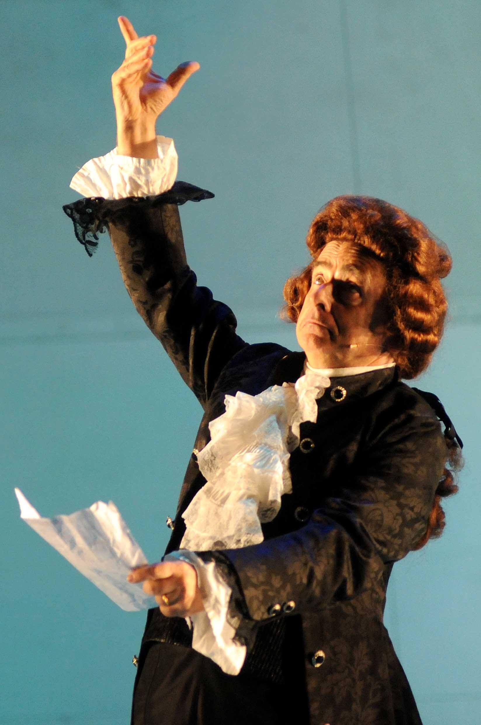 Foto di scena dello spettacolo Il bugiardo di Carlo Goldoni, regia di Paolo Valerio
