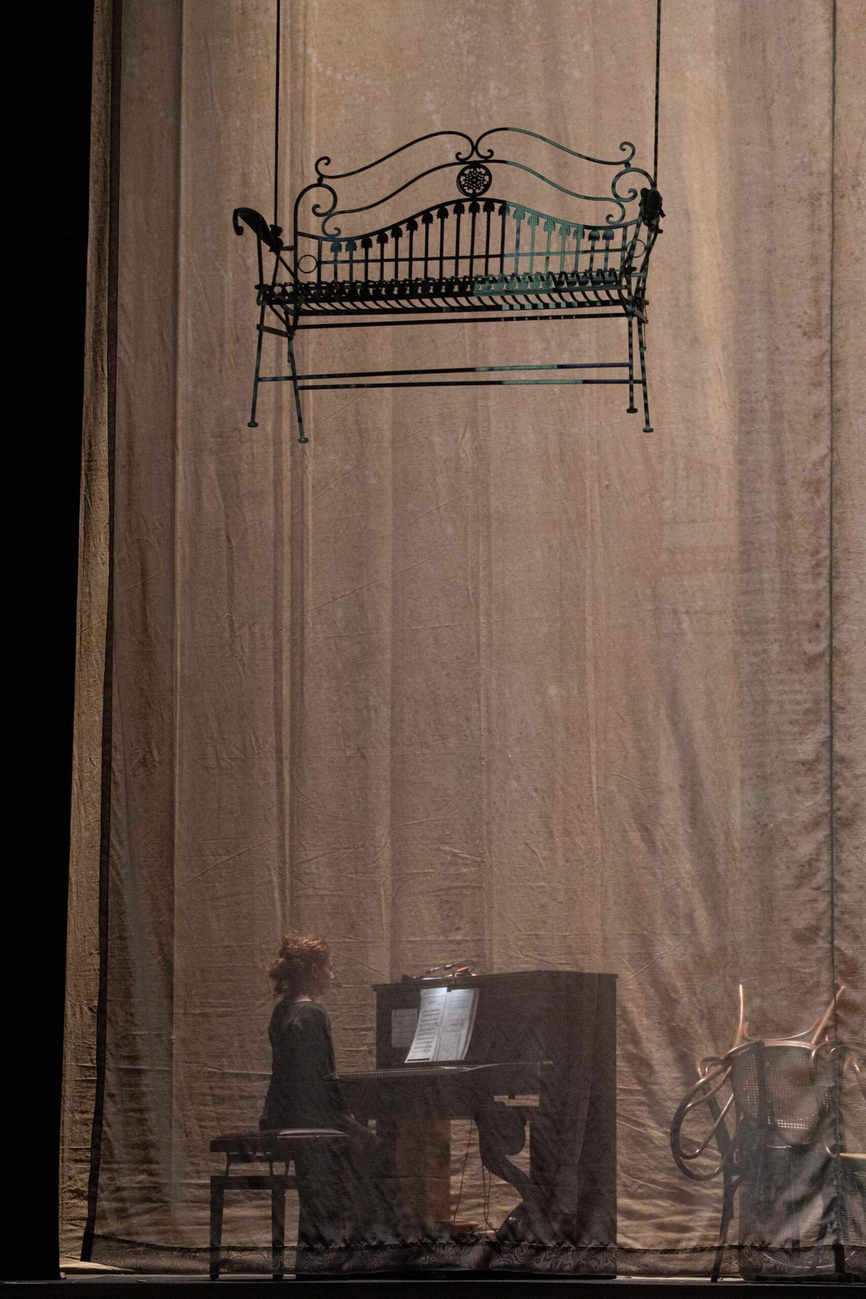 Foto di scena dello spettacolo Jezabel, tratto da Iréne Nèmirovsky, regia di Paolo Valerio