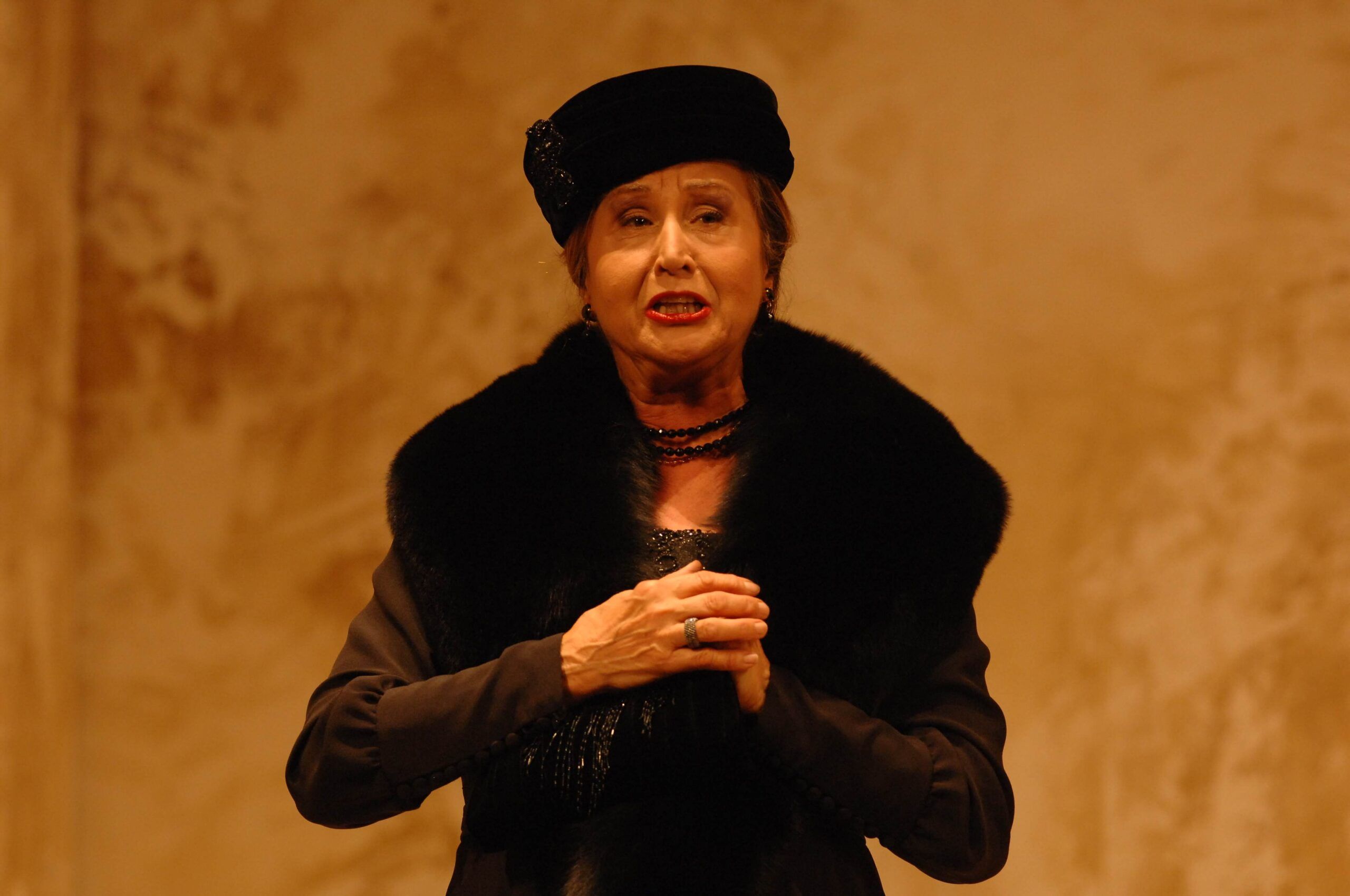 Foto di scena dello spettacolo Enrico IV di Luigi Pirandello, regia di Paolo Valerio