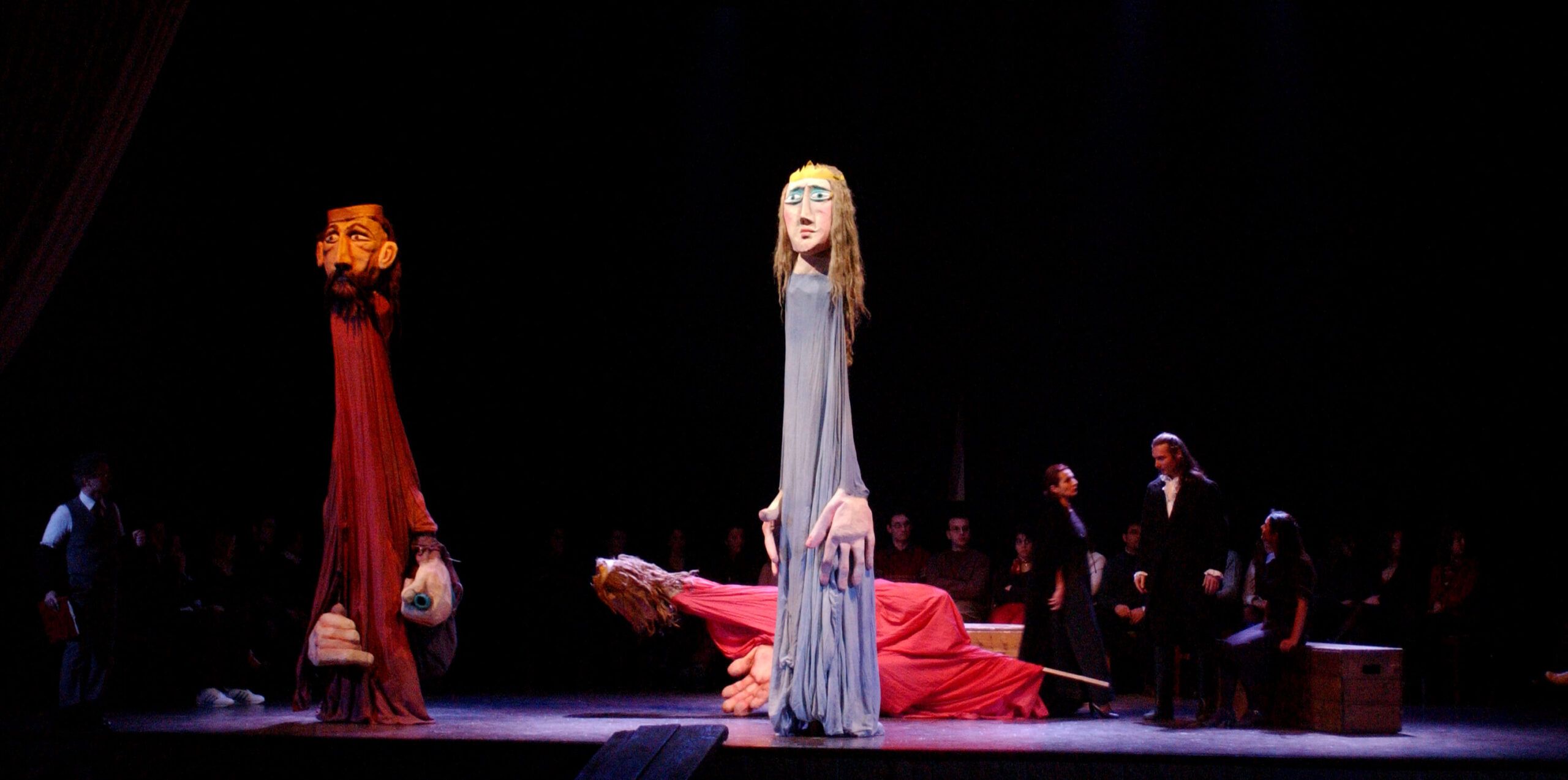 Foto di scena dello spettacolo Amleto da William Shakespeare, regia di Paolo Valerio